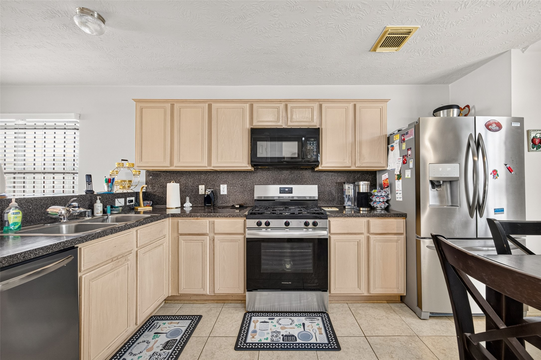1302 E April Rain Court Property Photo 19