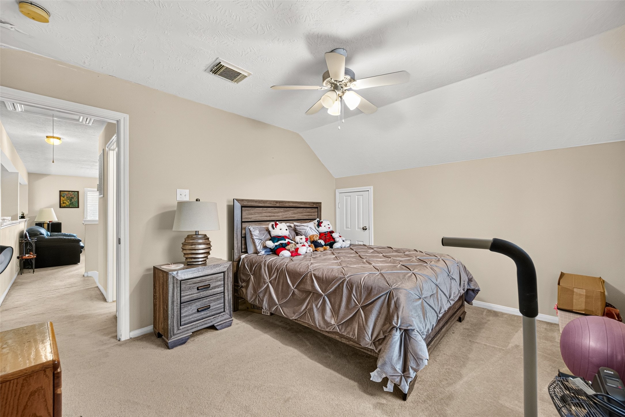 1302 E April Rain Court Property Photo 33