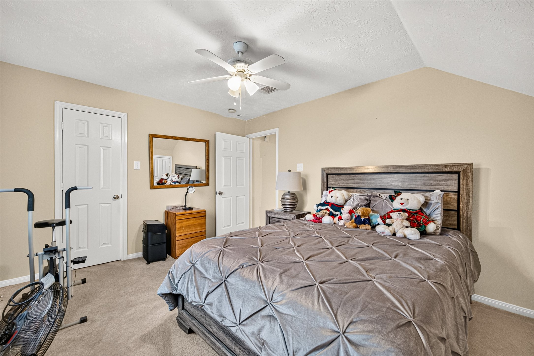 1302 E April Rain Court Property Photo 34