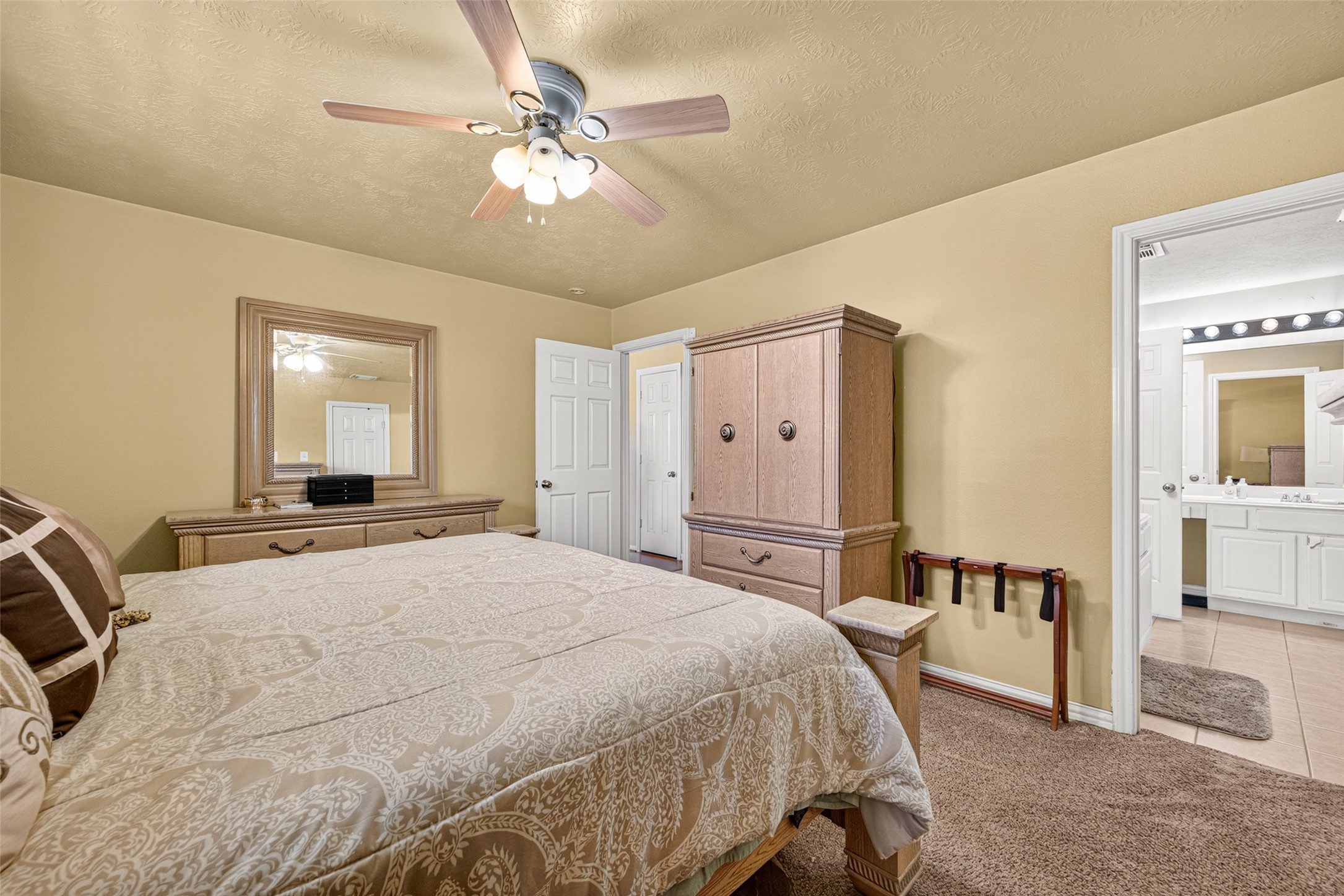 1302 E April Rain Court Property Photo 37