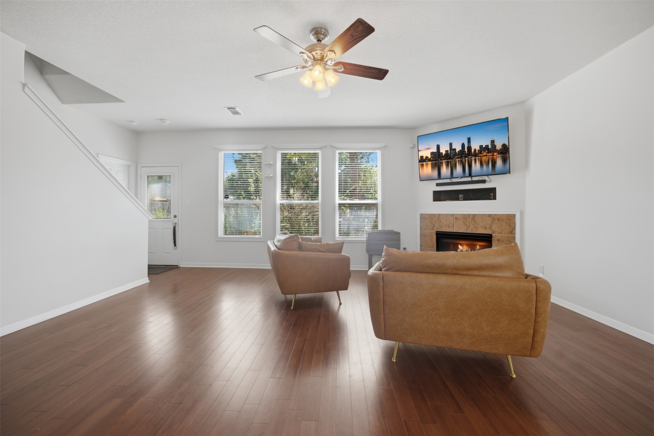 5034 Forest Hurst Drive Property Photo 5