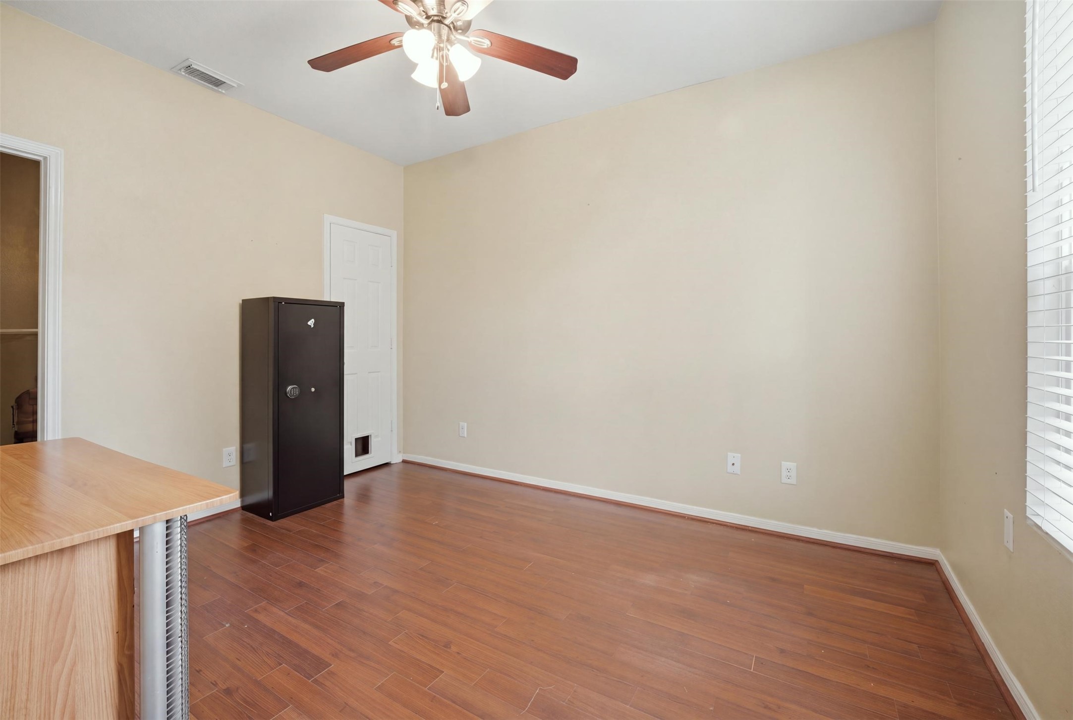 5034 Forest Hurst Drive Property Photo 10