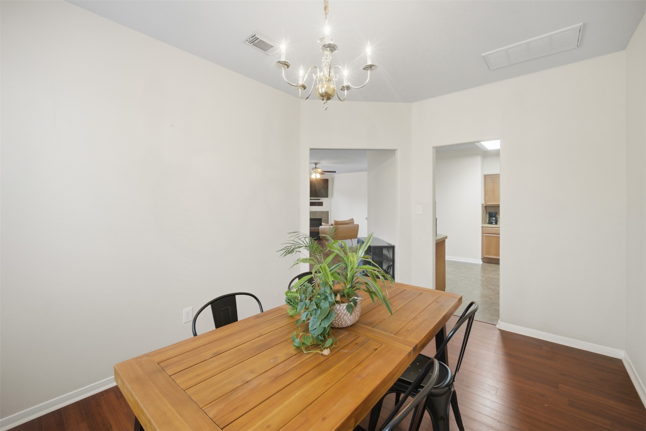 5034 Forest Hurst Drive Property Photo 11