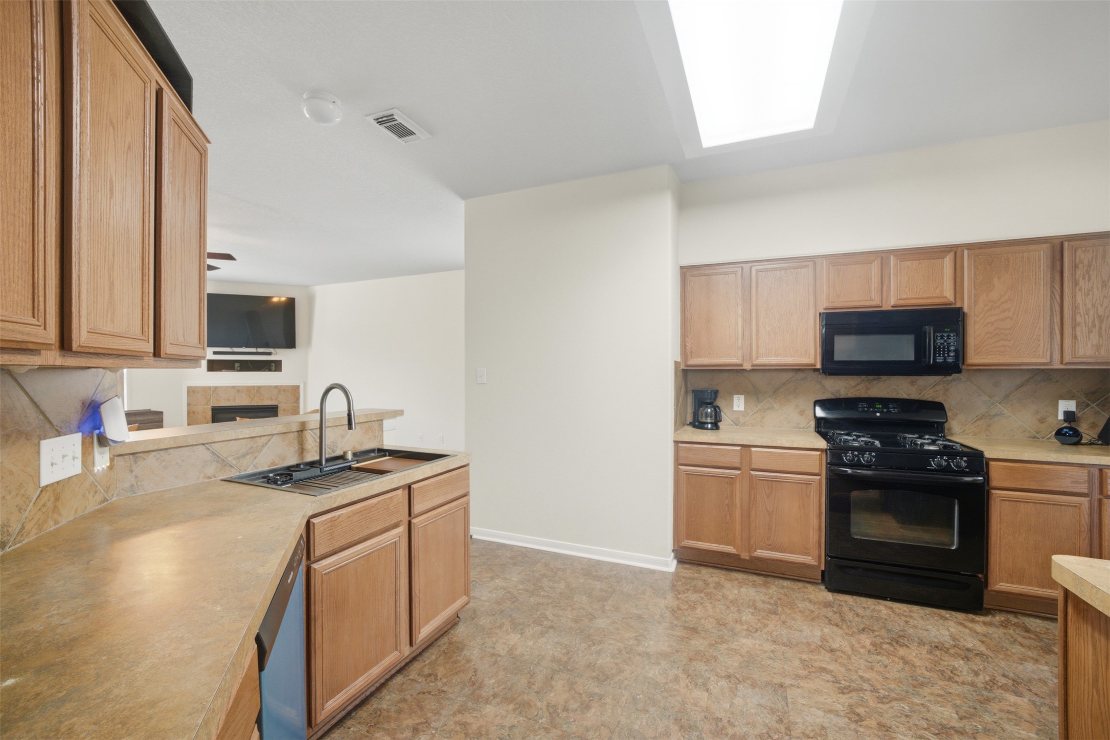5034 Forest Hurst Drive Property Photo 15