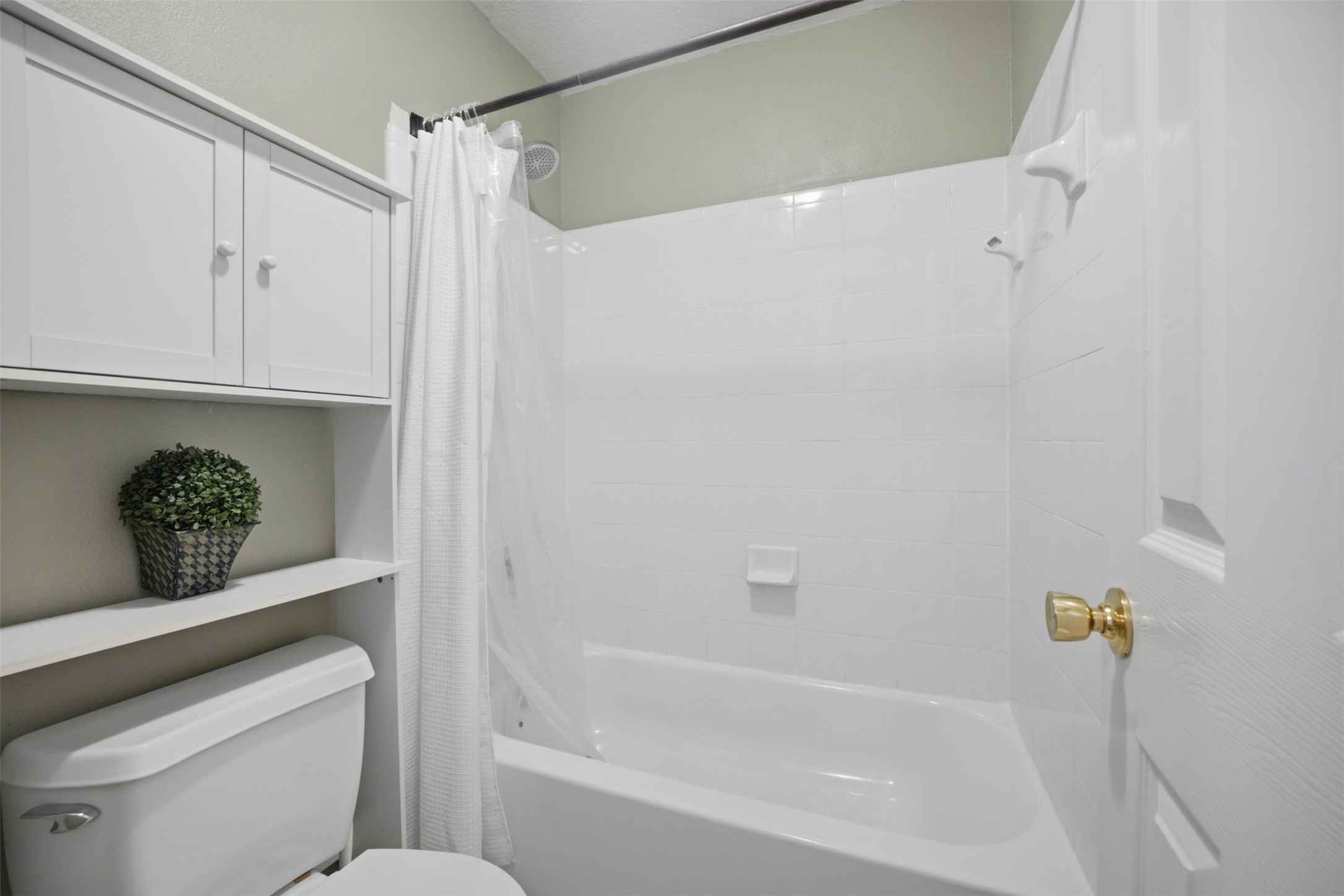 5034 Forest Hurst Drive Property Photo 18