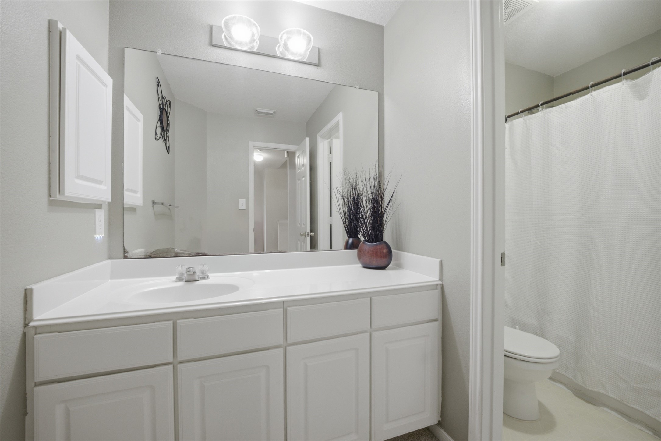 5034 Forest Hurst Drive Property Photo 19