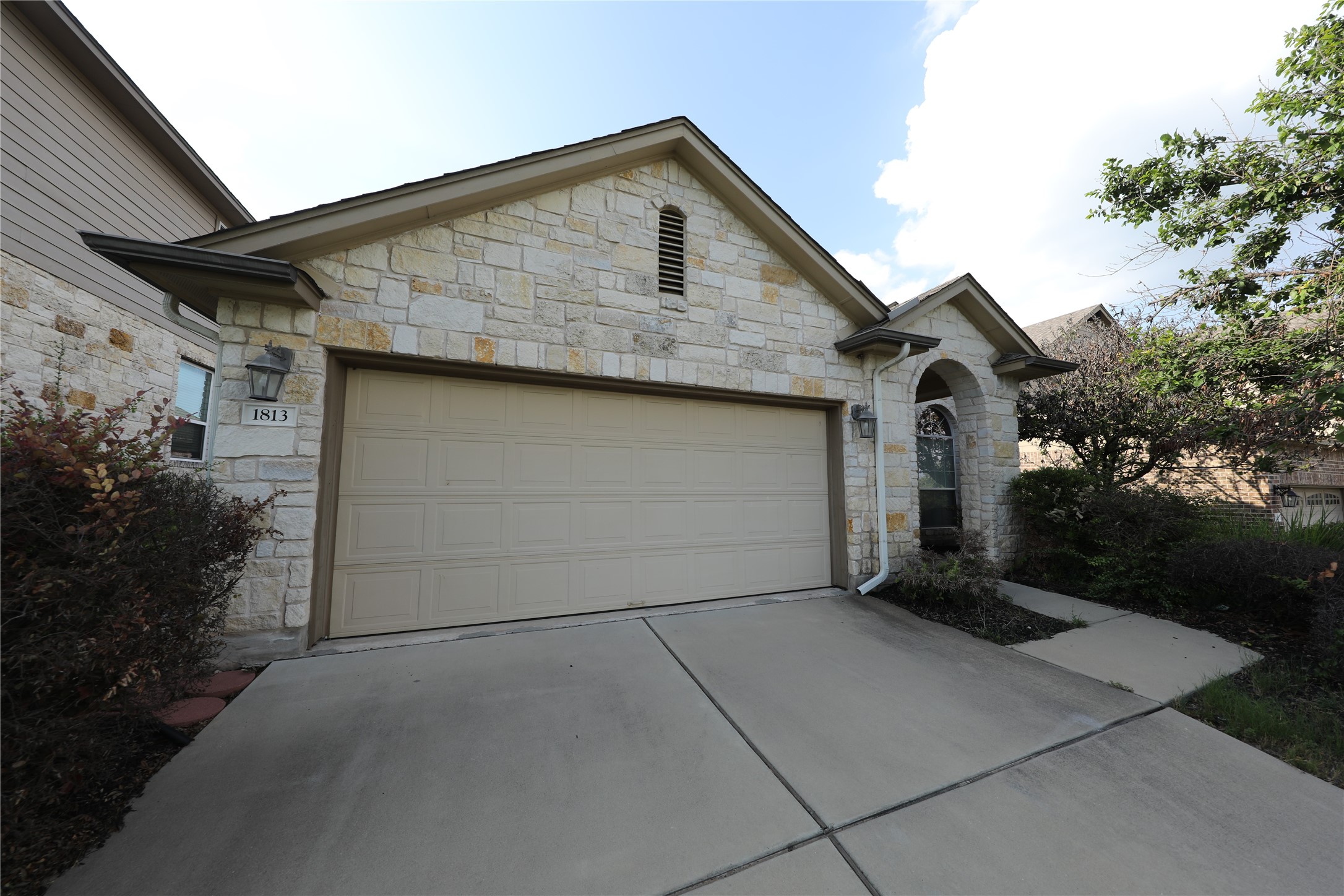 1813 Slate Creek Drive Property Photo 1