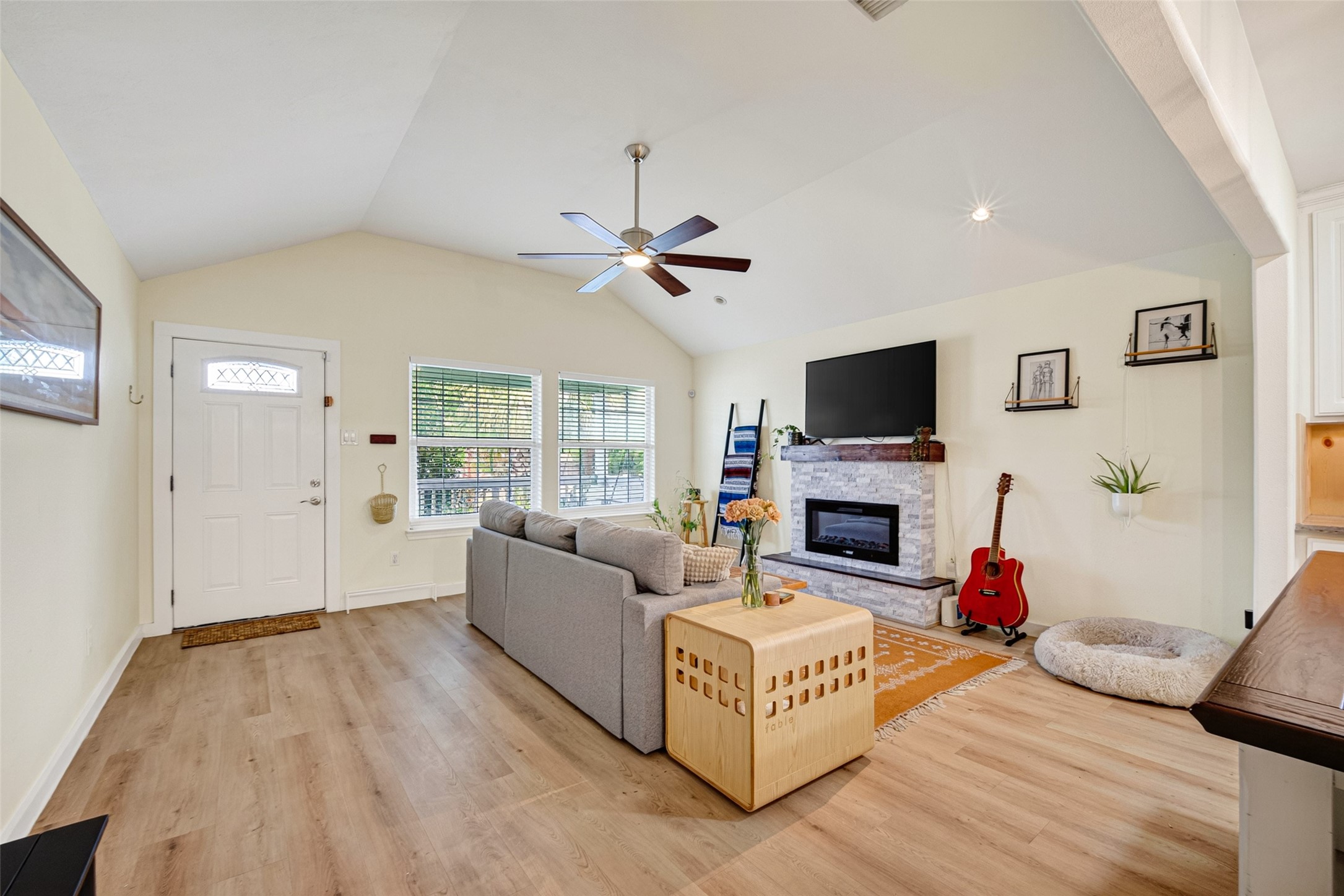 1314 E 34th Street Property Photo 5