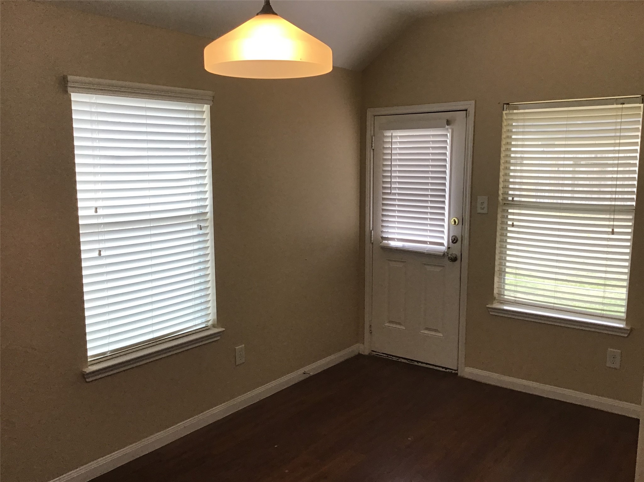 21507 Donata Circle Property Photo 5