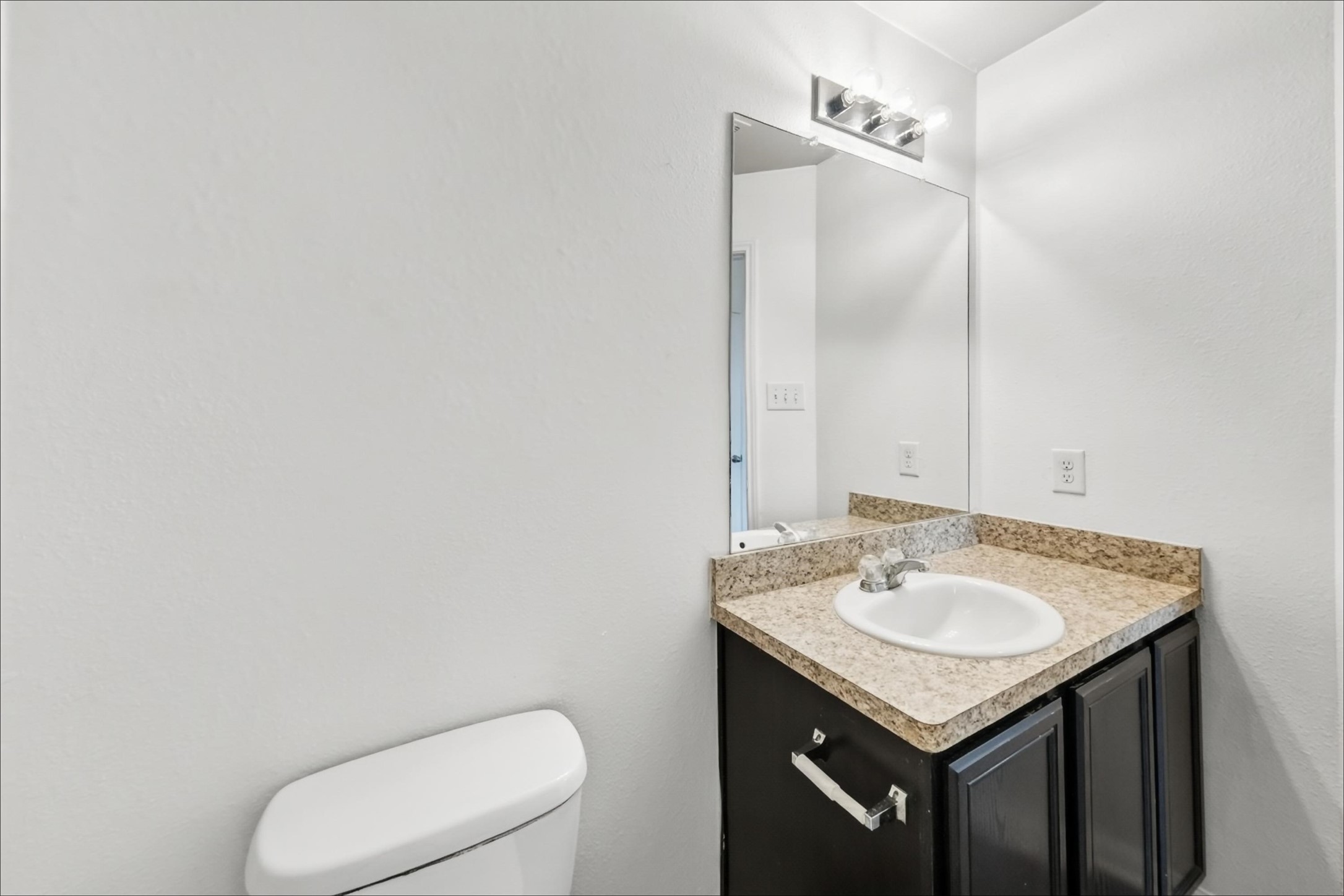 21507 Donata Circle Property Photo 12