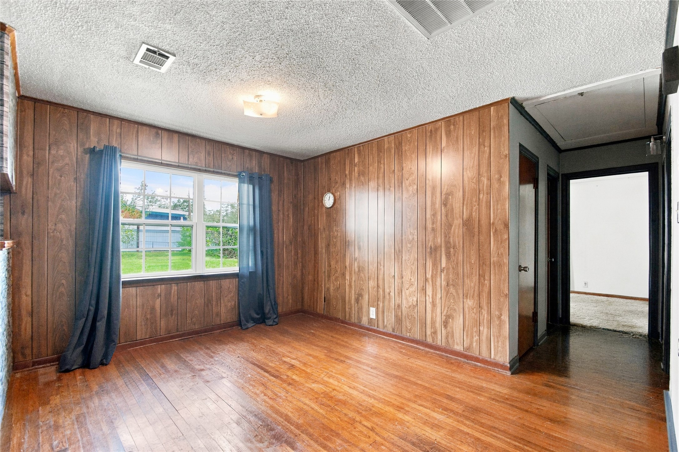 5805 Bretshire Drive Property Photo 4