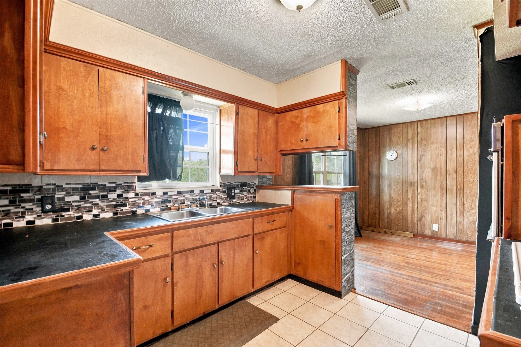 5805 Bretshire Drive Property Photo 7