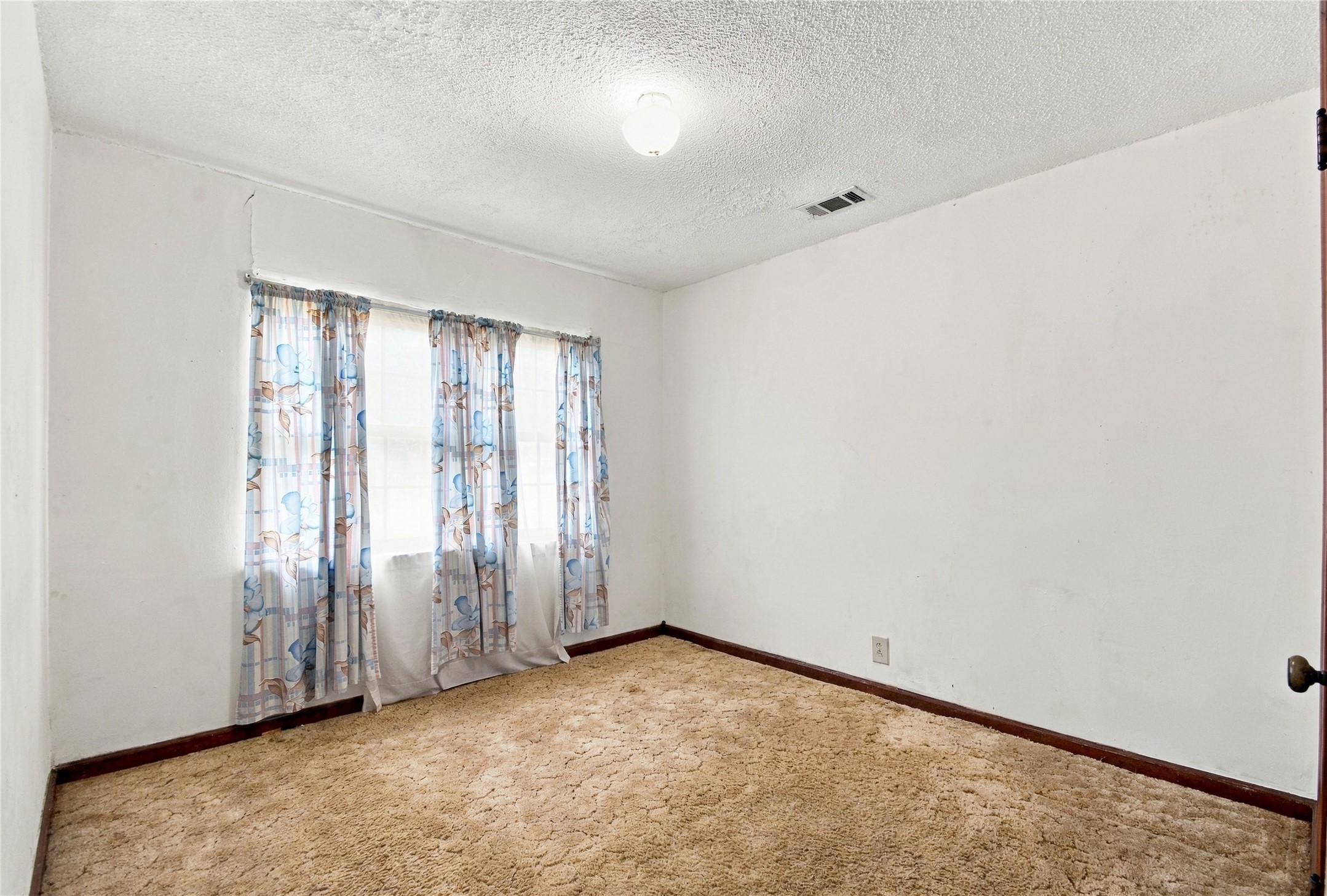 5805 Bretshire Drive Property Photo 11