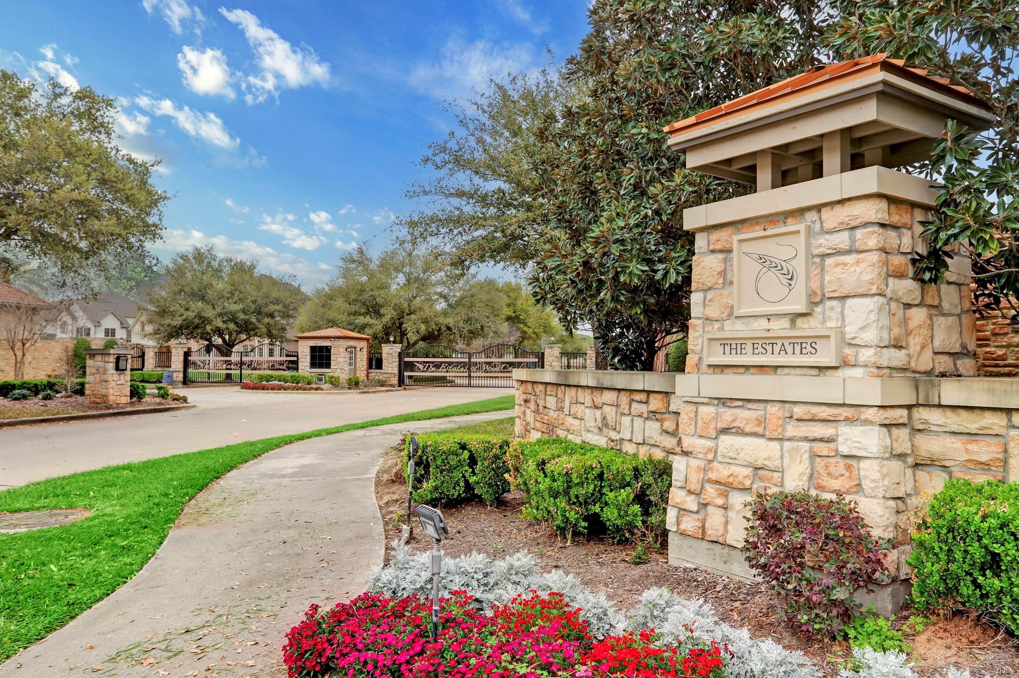 26214 Kingsgate Lane Property Photo 4