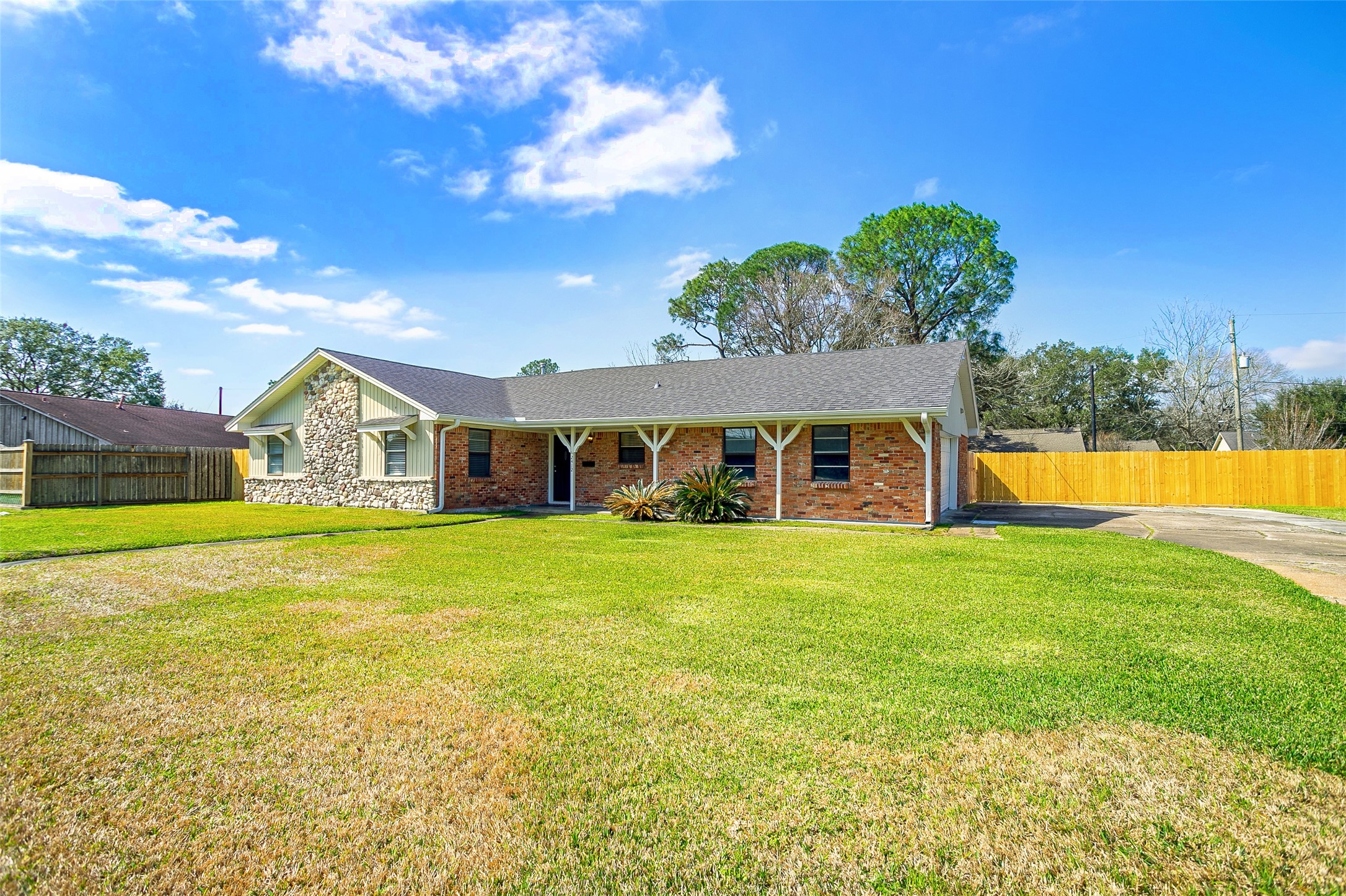 2412 Malon Street Property Photo