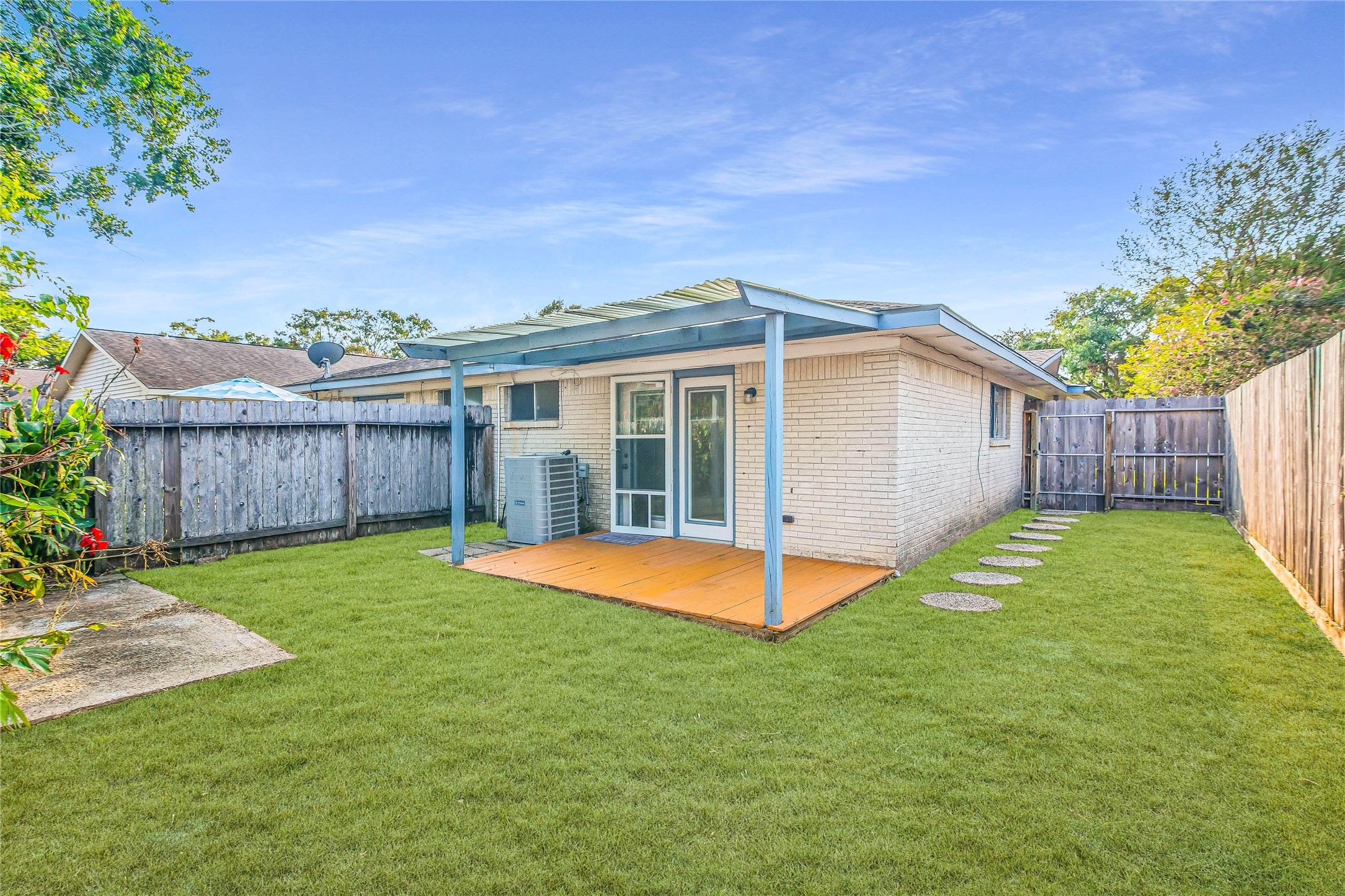 1522 Ramada Drive Property Photo 1