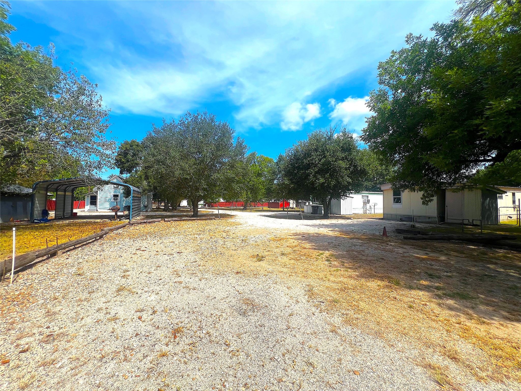 906 E Calhoun Street Property Photo 4