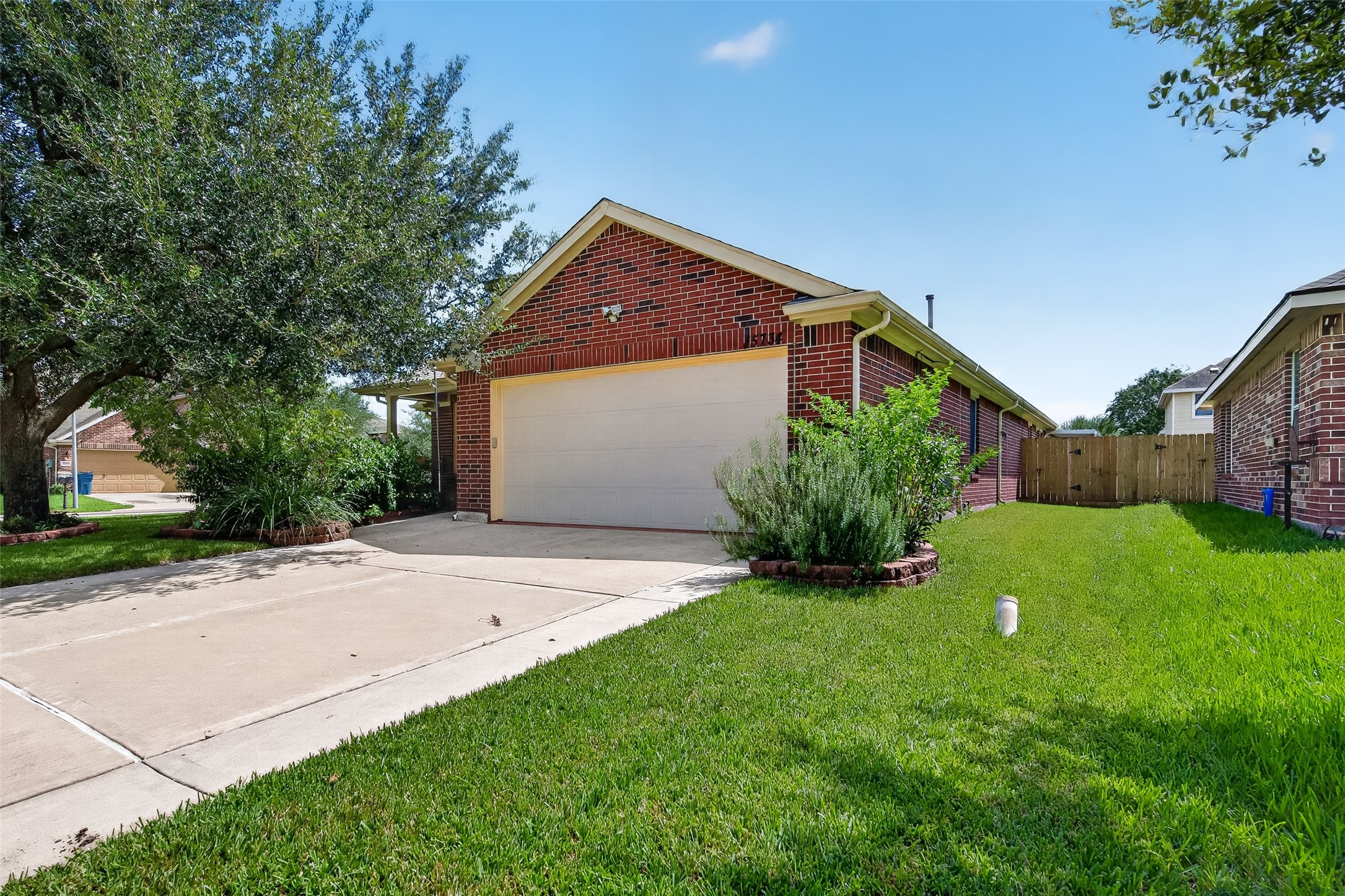 15734 Bannowsky Lane Property Photo 3