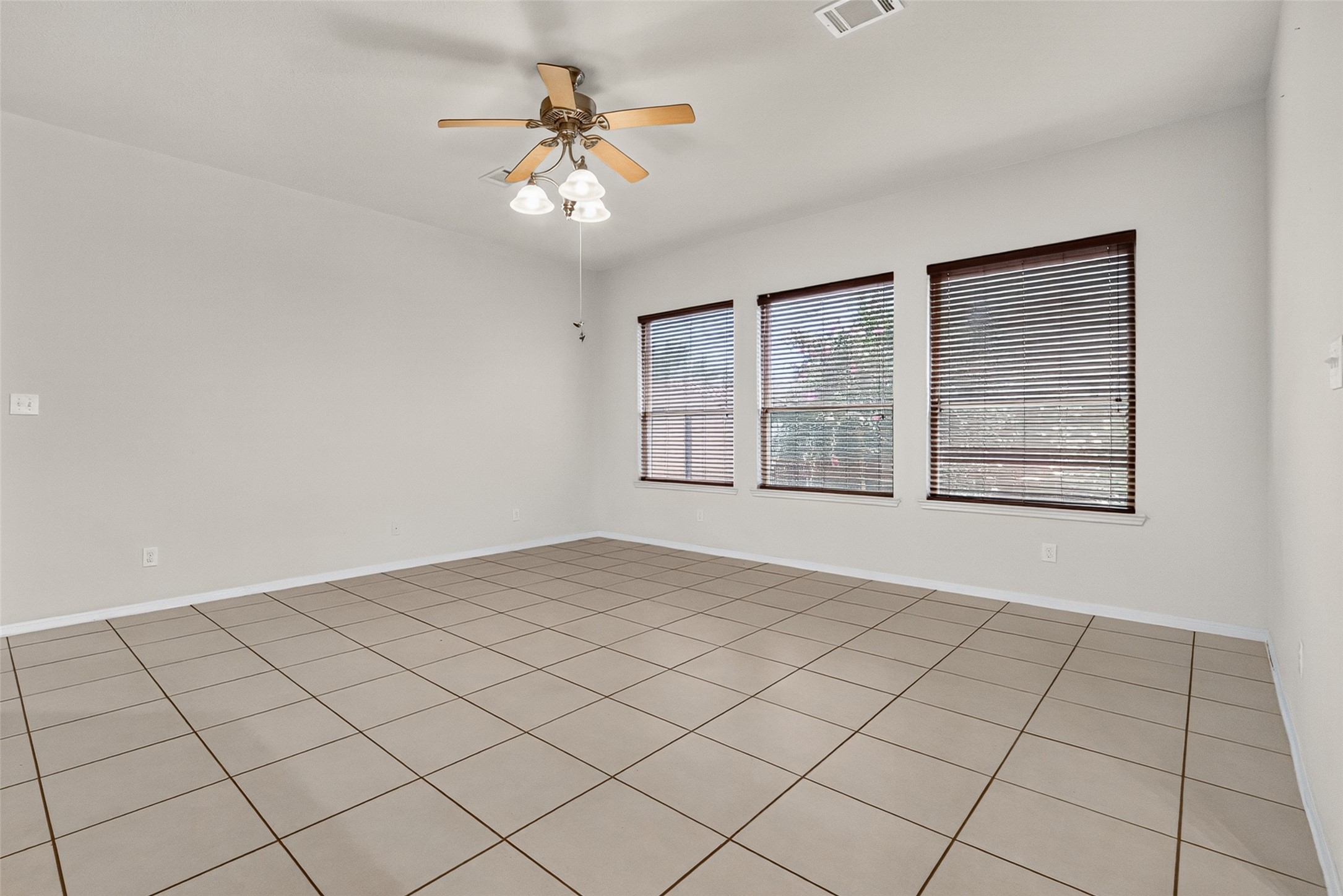 15734 Bannowsky Lane Property Photo 19
