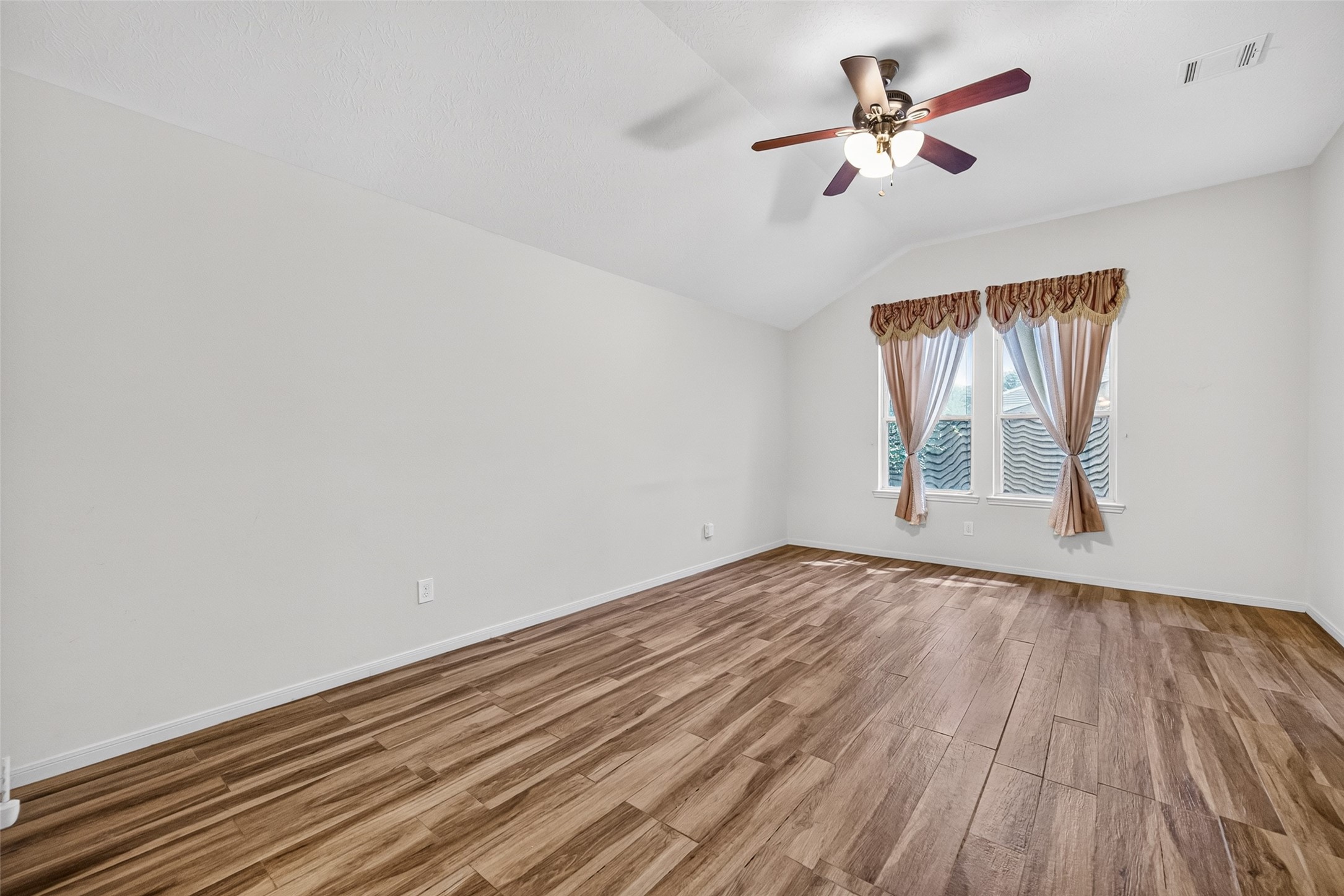 15734 Bannowsky Lane Property Photo 23