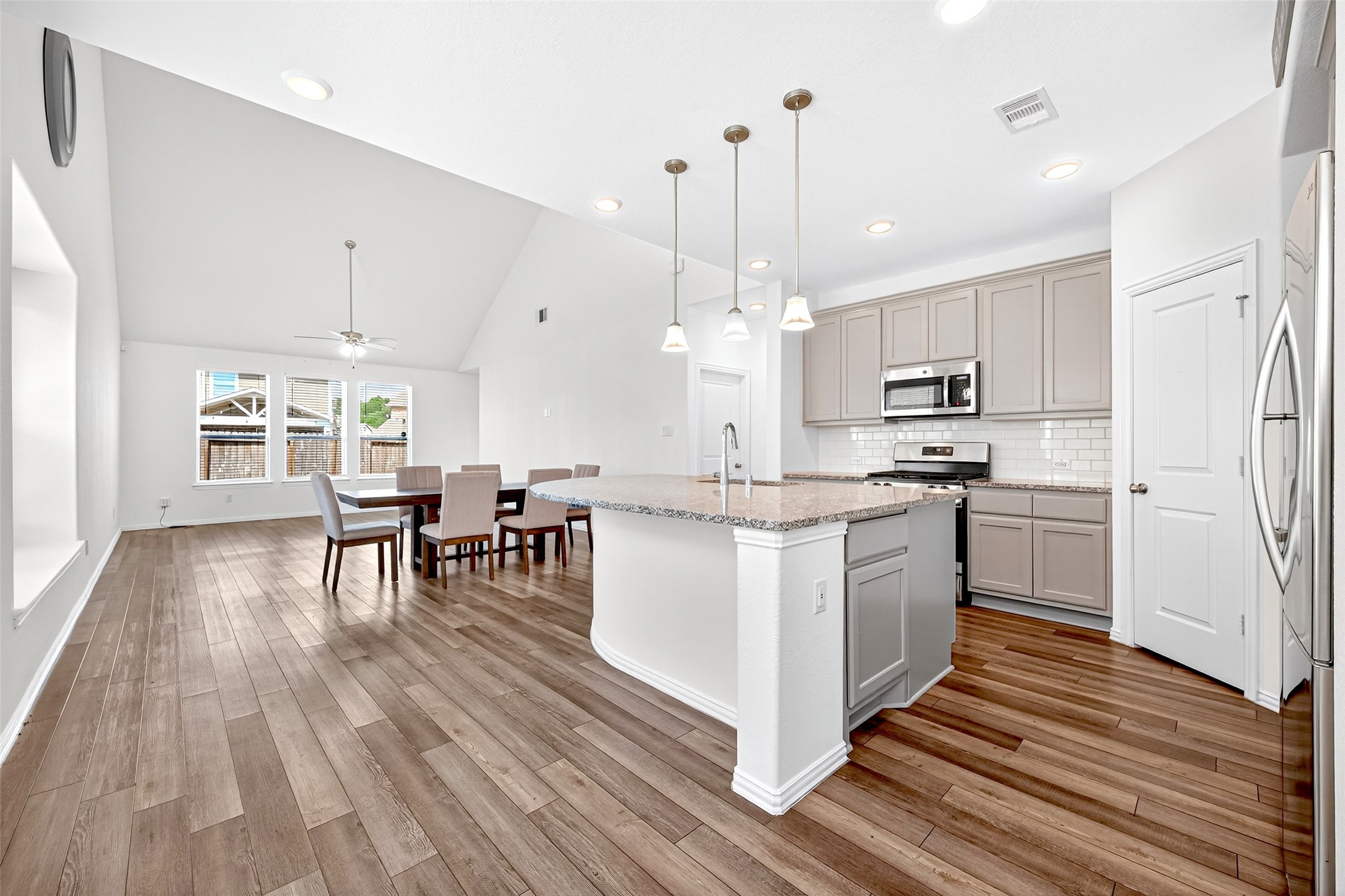 29897 Dovetail Bluff Lane Property Photo 14