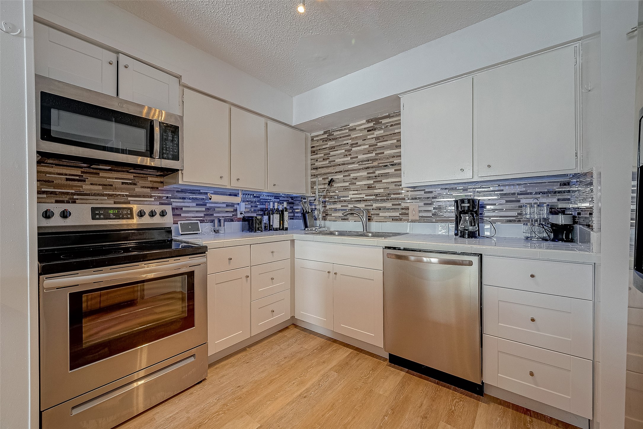 12042 Mighty Oak Drive B Property Photo 1