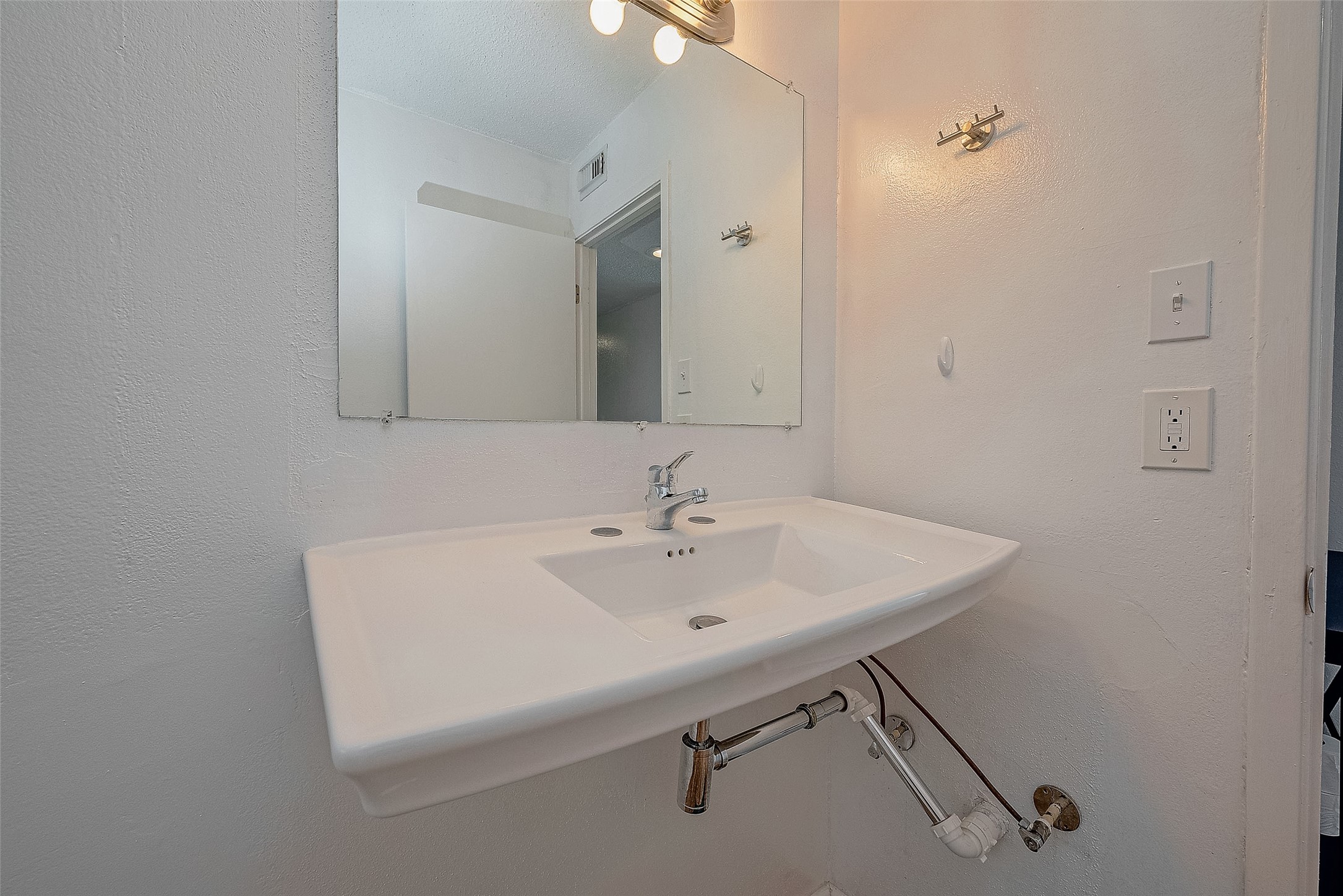 12042 Mighty Oak Drive B Property Photo 21