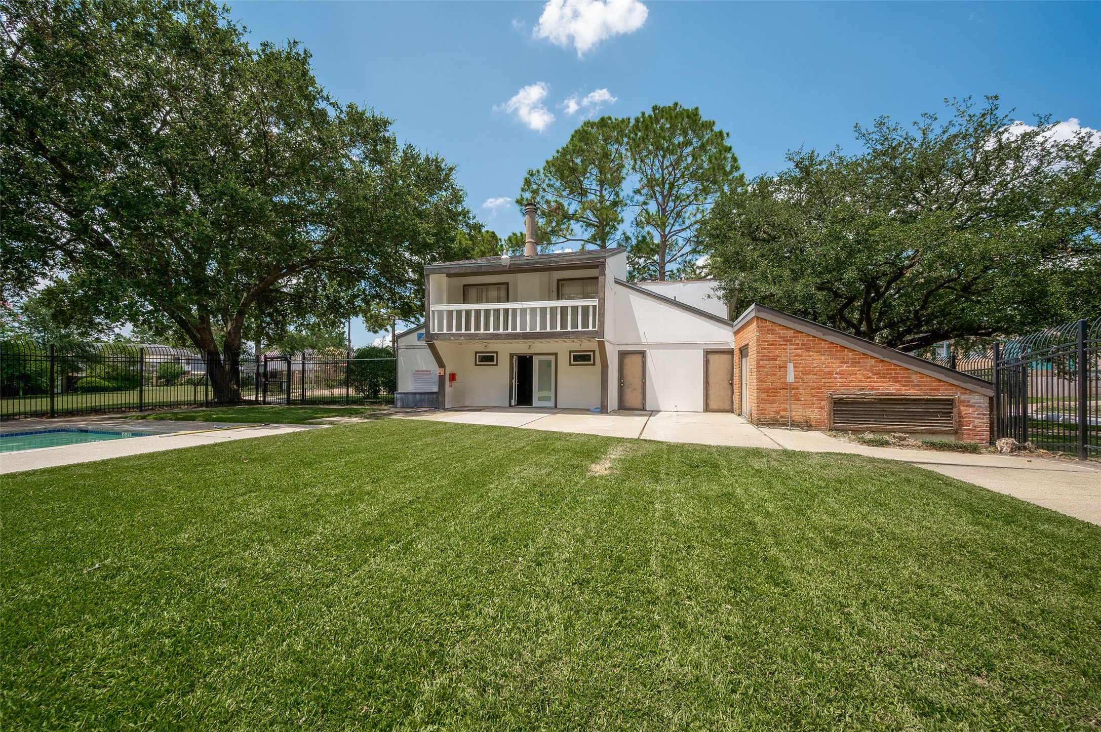 12042 Mighty Oak Drive B Property Photo 36