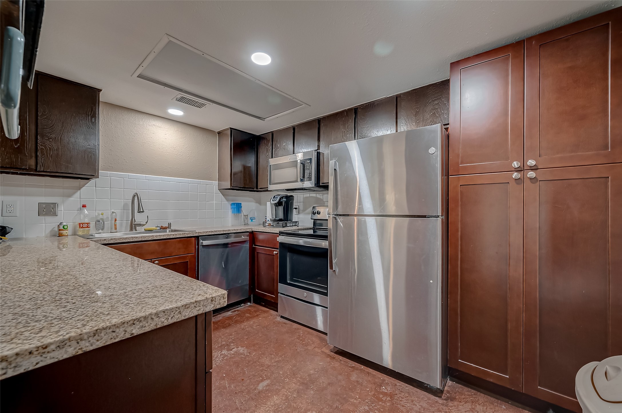 12042 Mighty Oak Drive B Property Photo 39