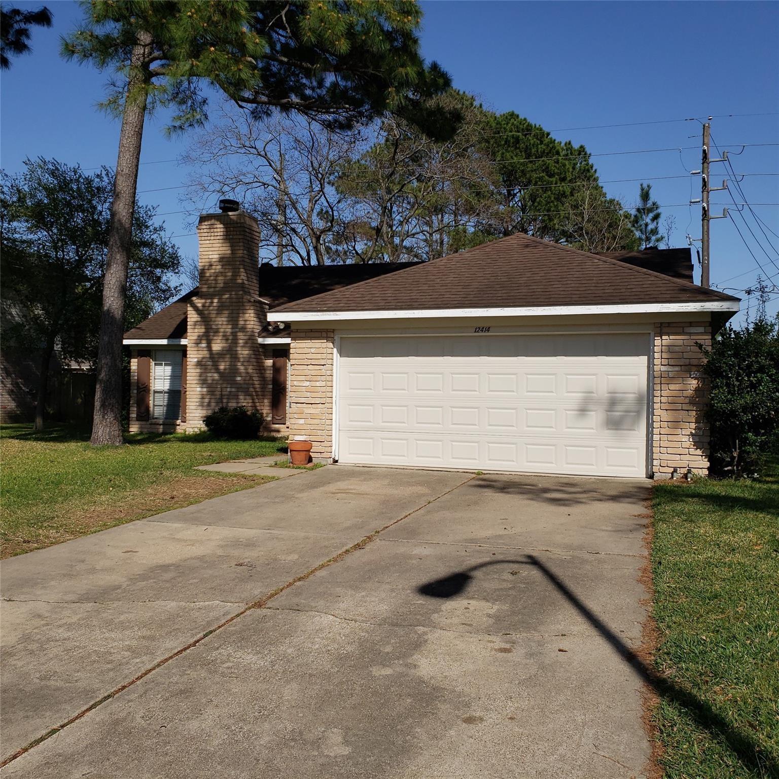 12414 Bent Pine Drive Property Photo 3