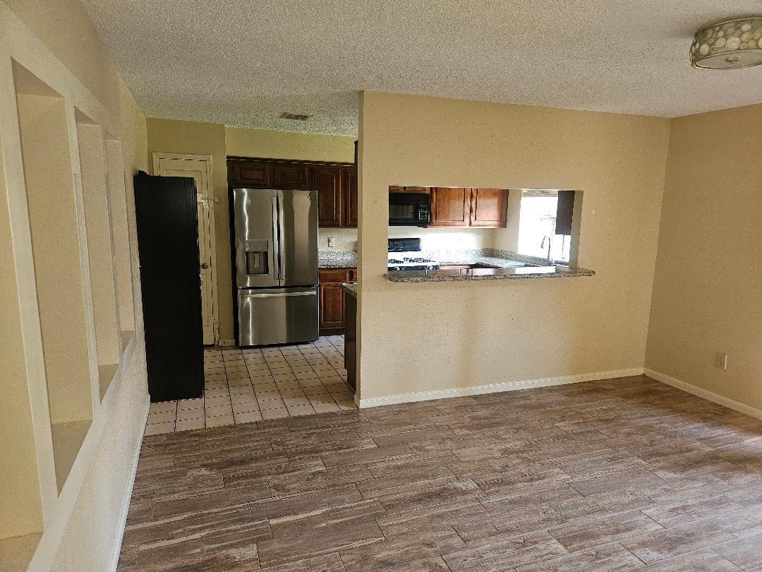 12414 Bent Pine Drive Property Photo 5