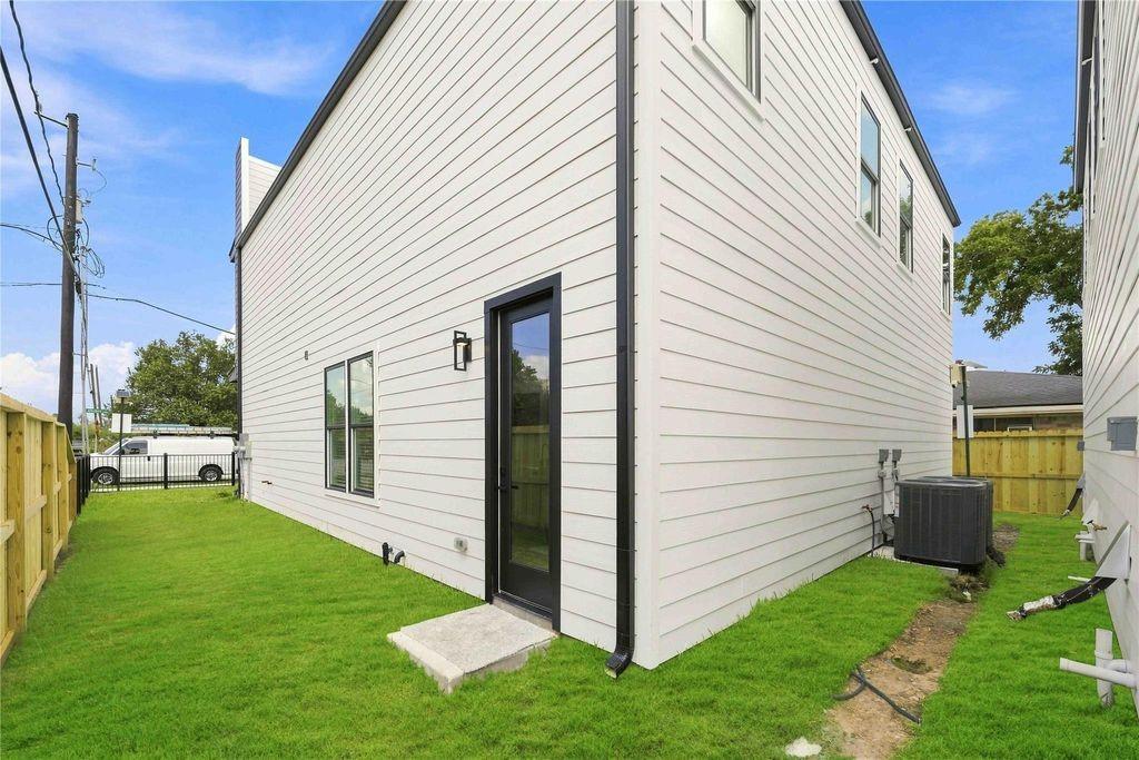 7907 Earhart Street, Houston Tx 77028 Property Photo 2