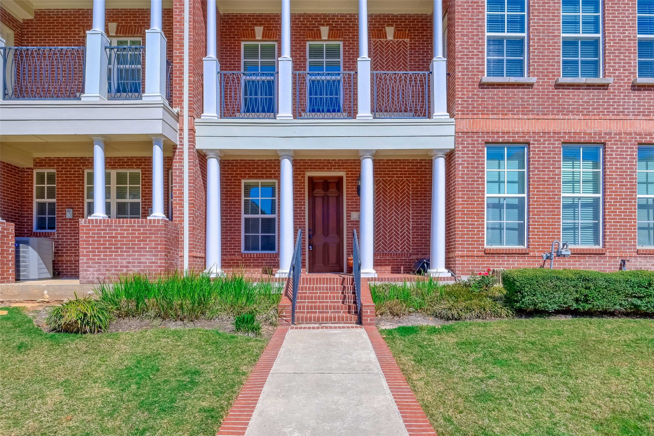 74 Shell Port Square Property Photo 5