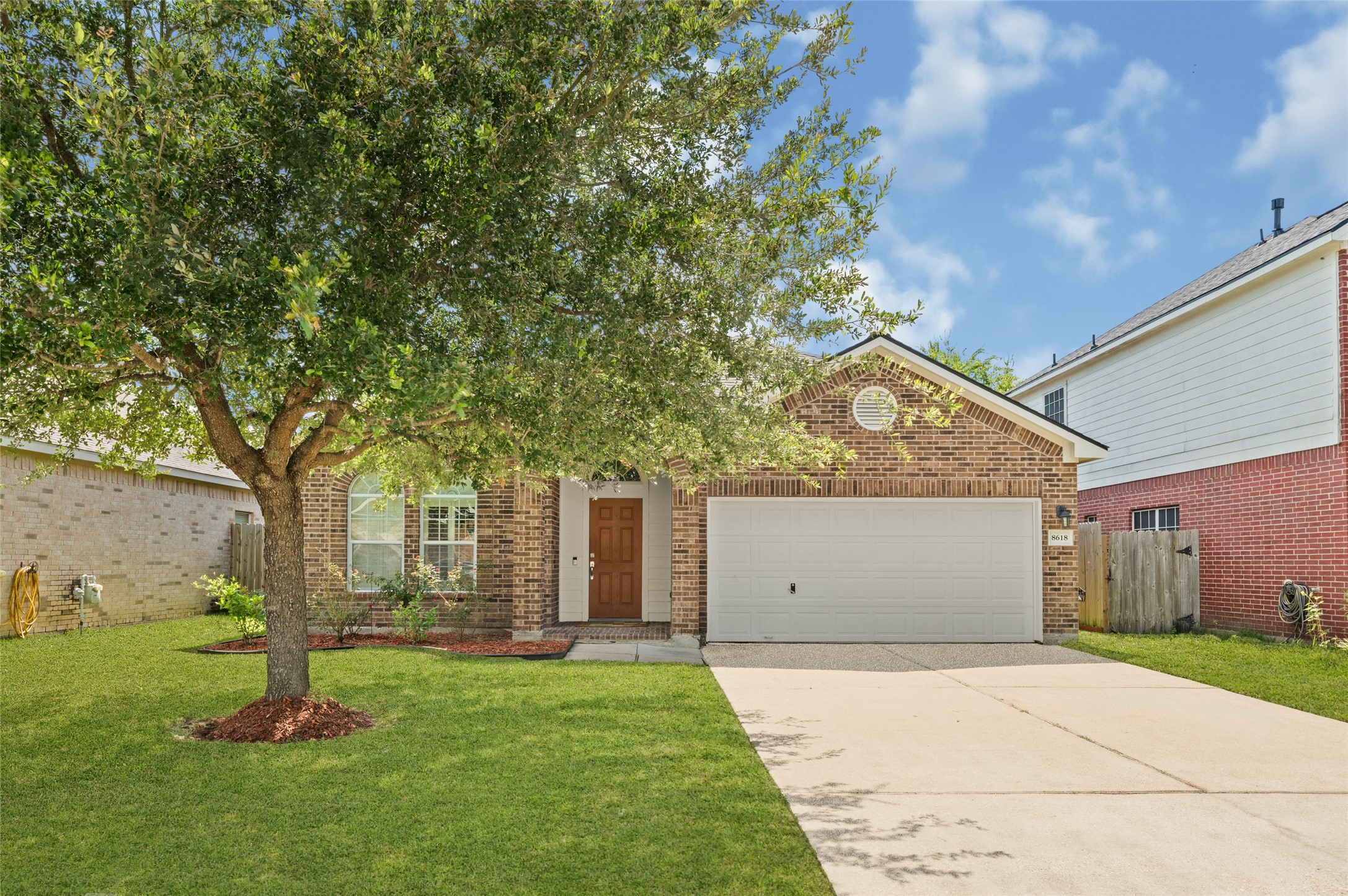 8618 E Highlands Crossing Property Photo 2