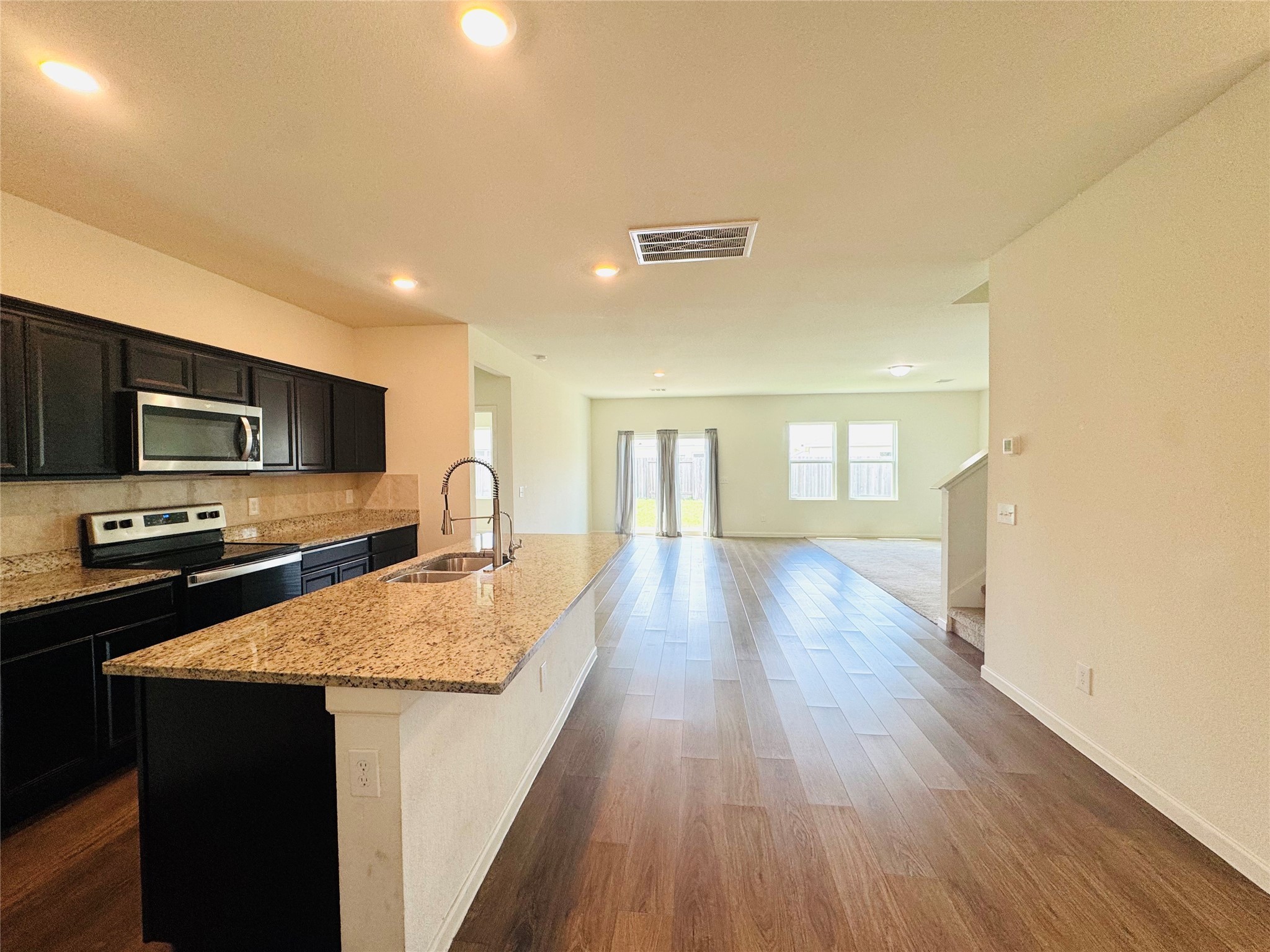 1013 Pitch Pine Court Property Photo 8