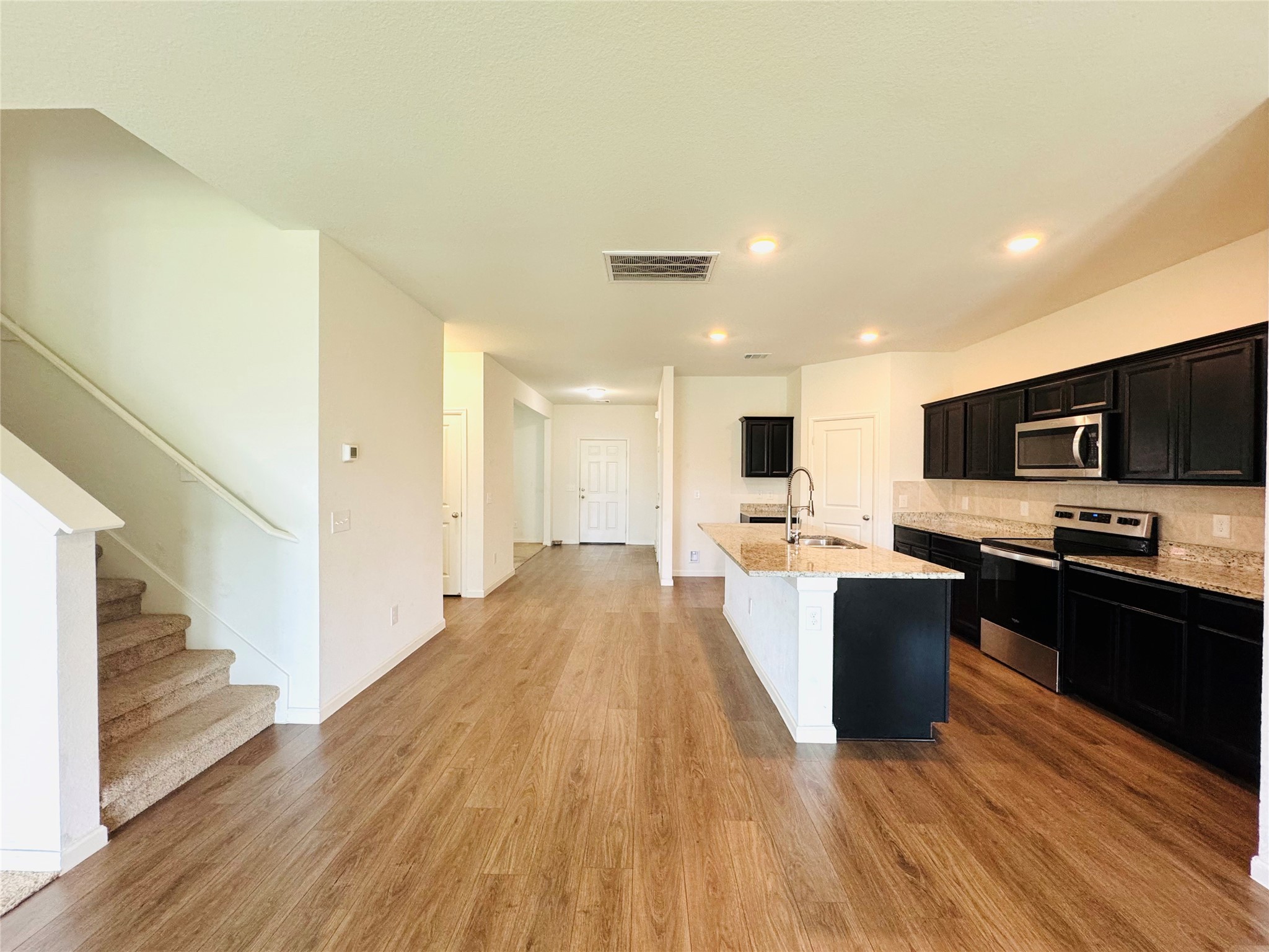 1013 Pitch Pine Court Property Photo 9