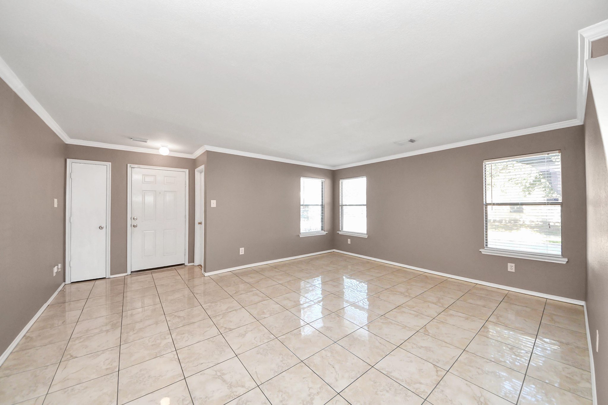 19042 Remington Mill Drive Property Photo 9