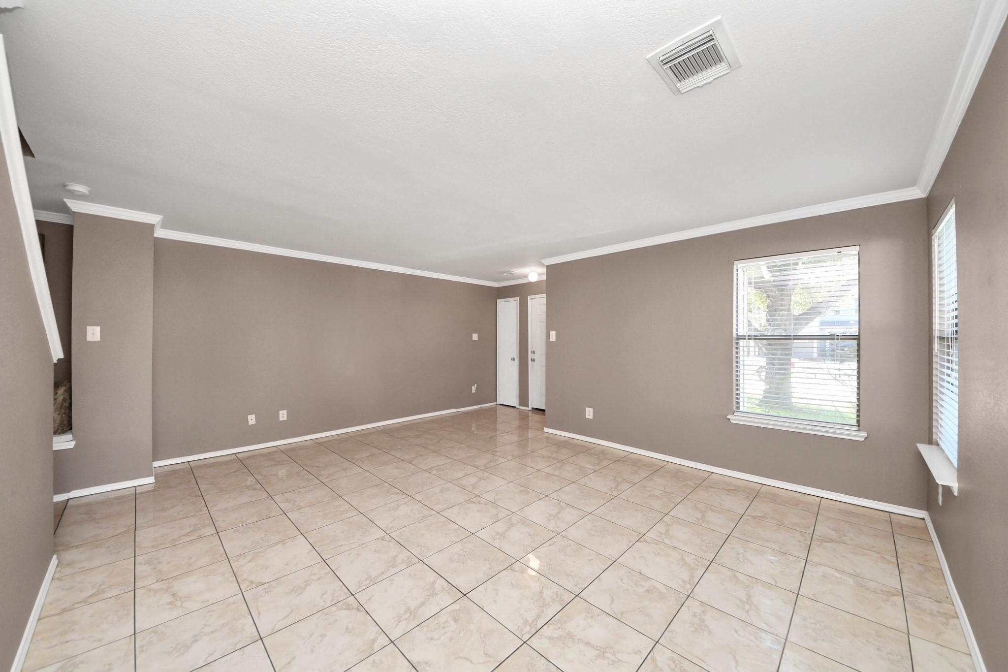 19042 Remington Mill Drive Property Photo 10