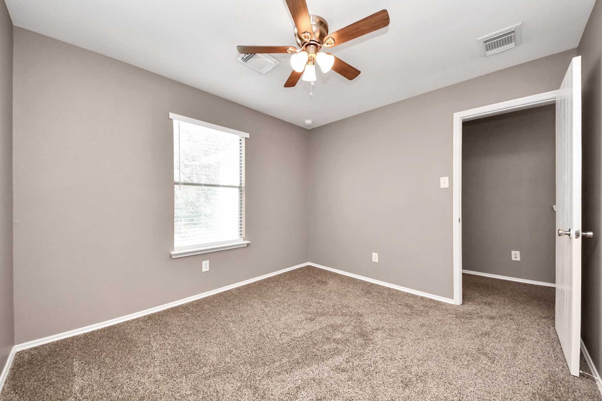 19042 Remington Mill Drive Property Photo 30