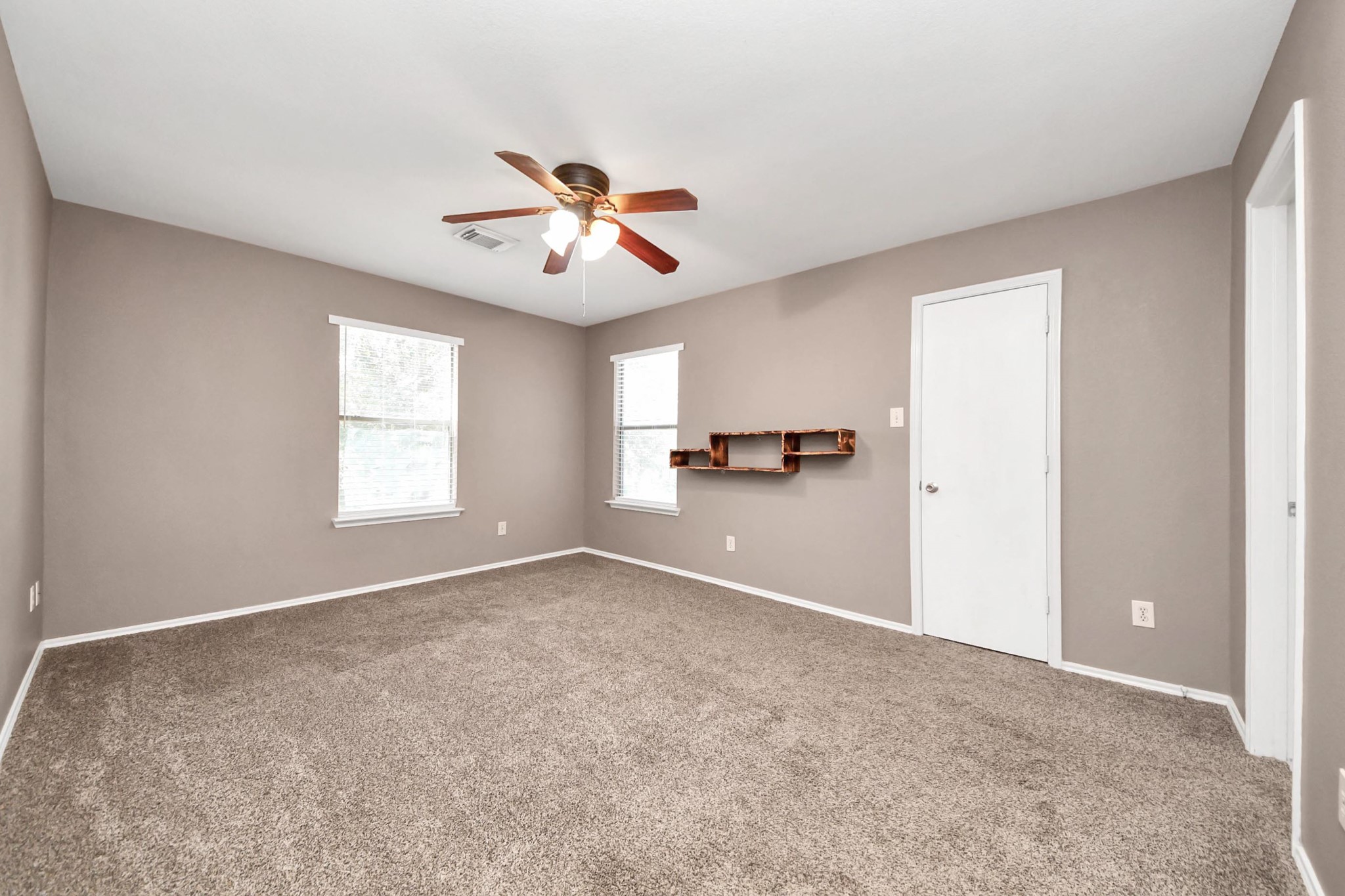 19042 Remington Mill Drive Property Photo 32