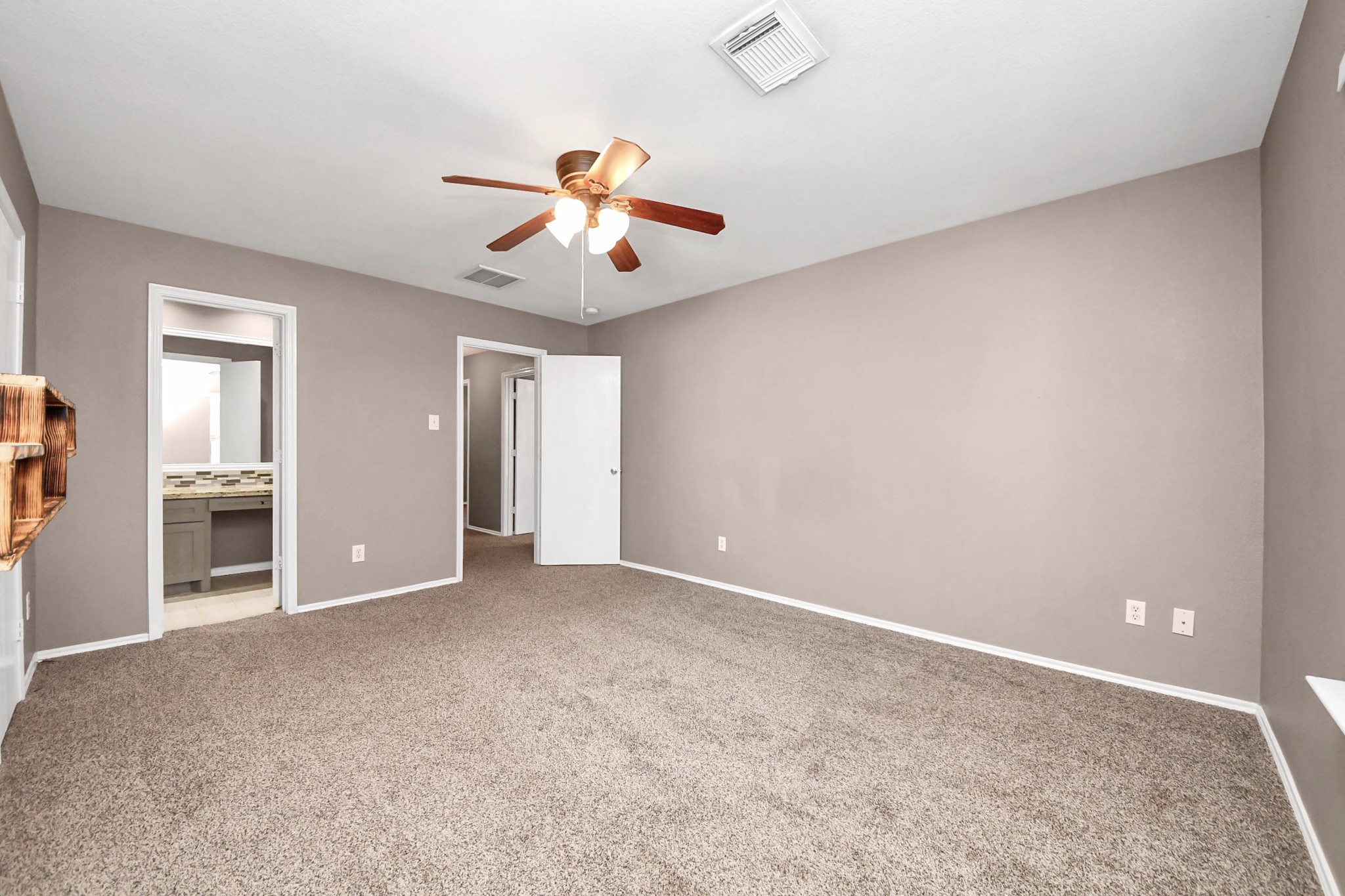 19042 Remington Mill Drive Property Photo 34