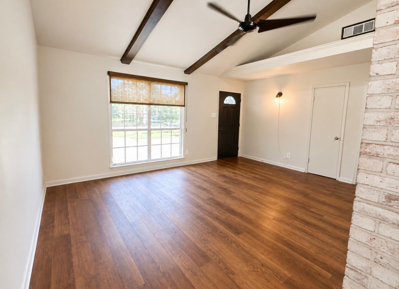 7603 Grape St Property Photo 4