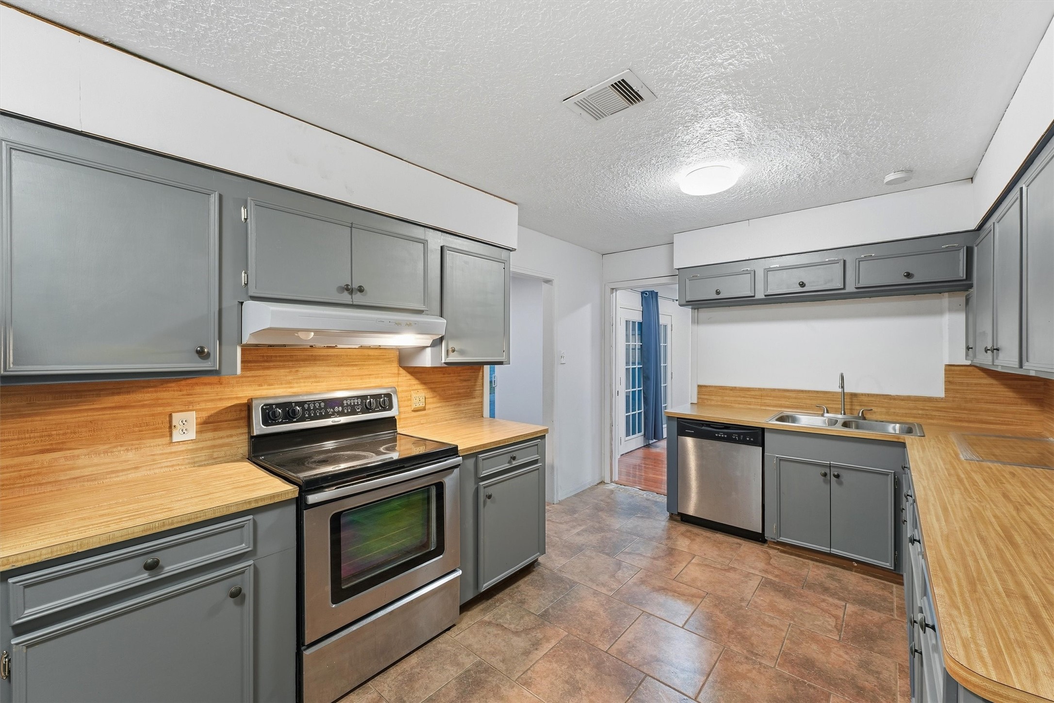 11301 O Donnell Drive Property Photo 6