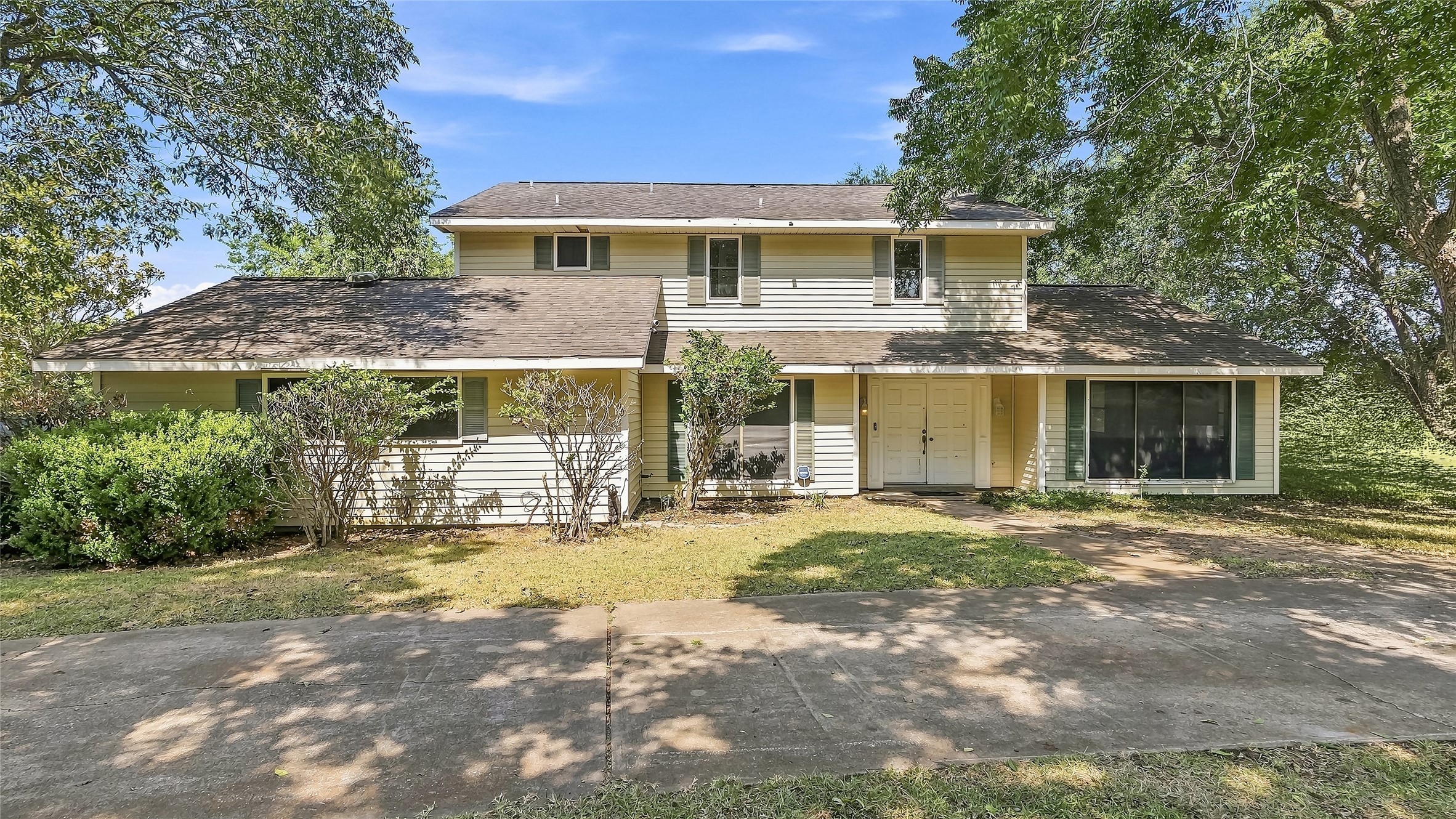 3447 Azalea Street Property Photo 1