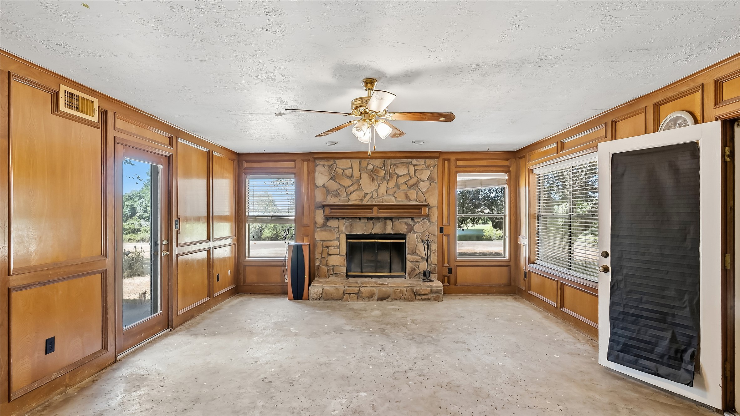 3447 Azalea Street Property Photo 8