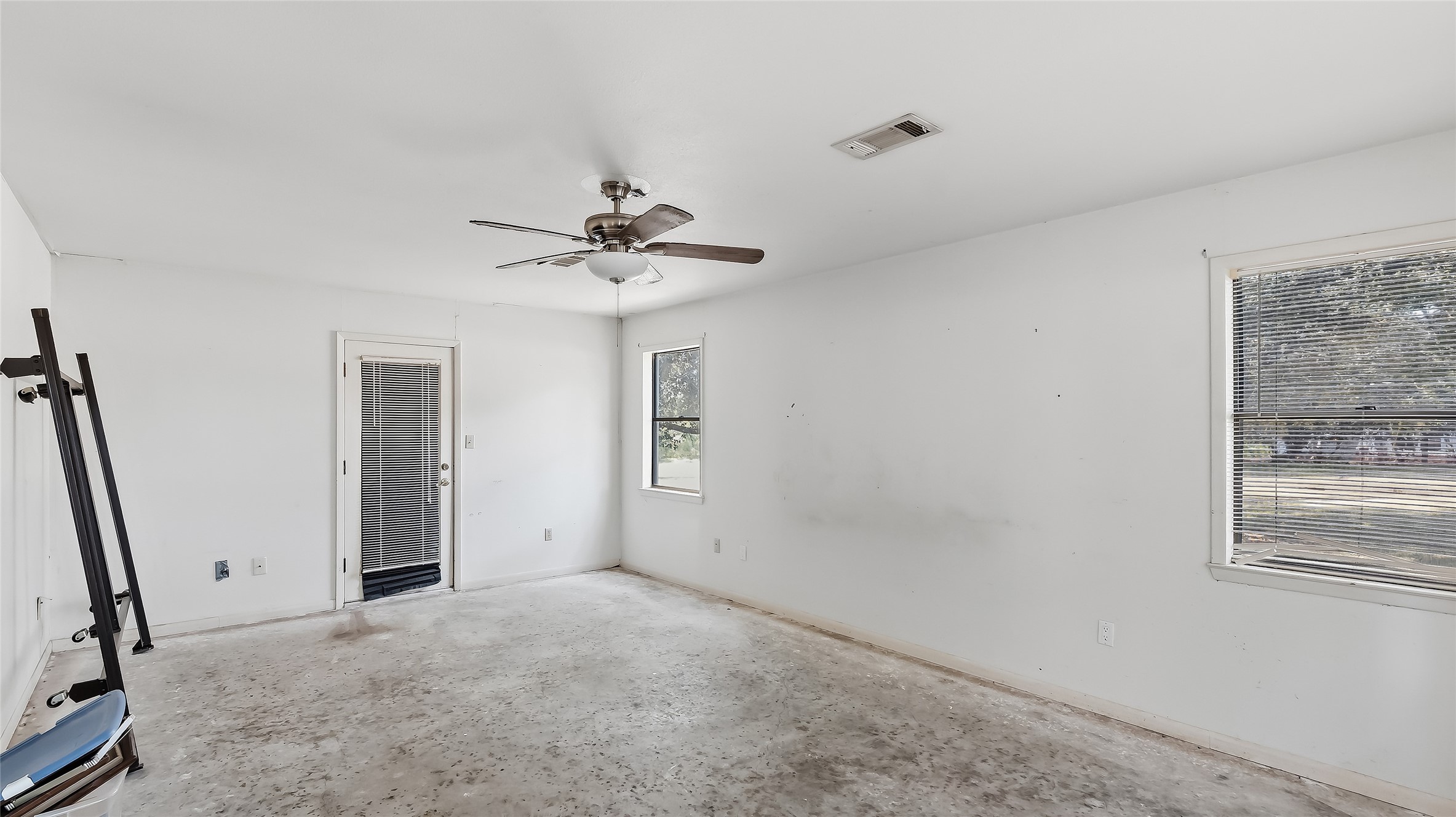 3447 Azalea Street Property Photo 12