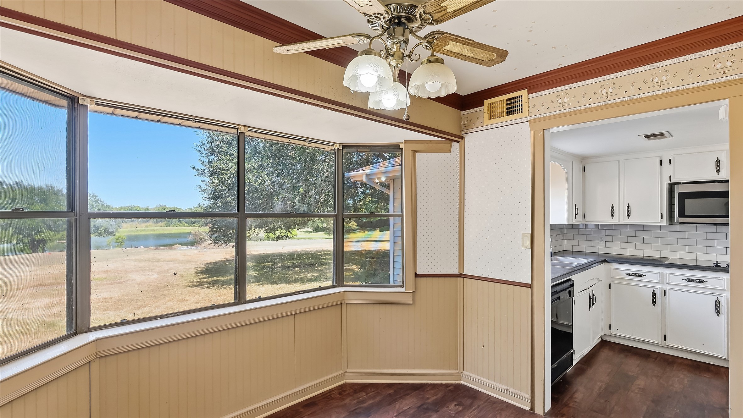 3447 Azalea Street Property Photo 17