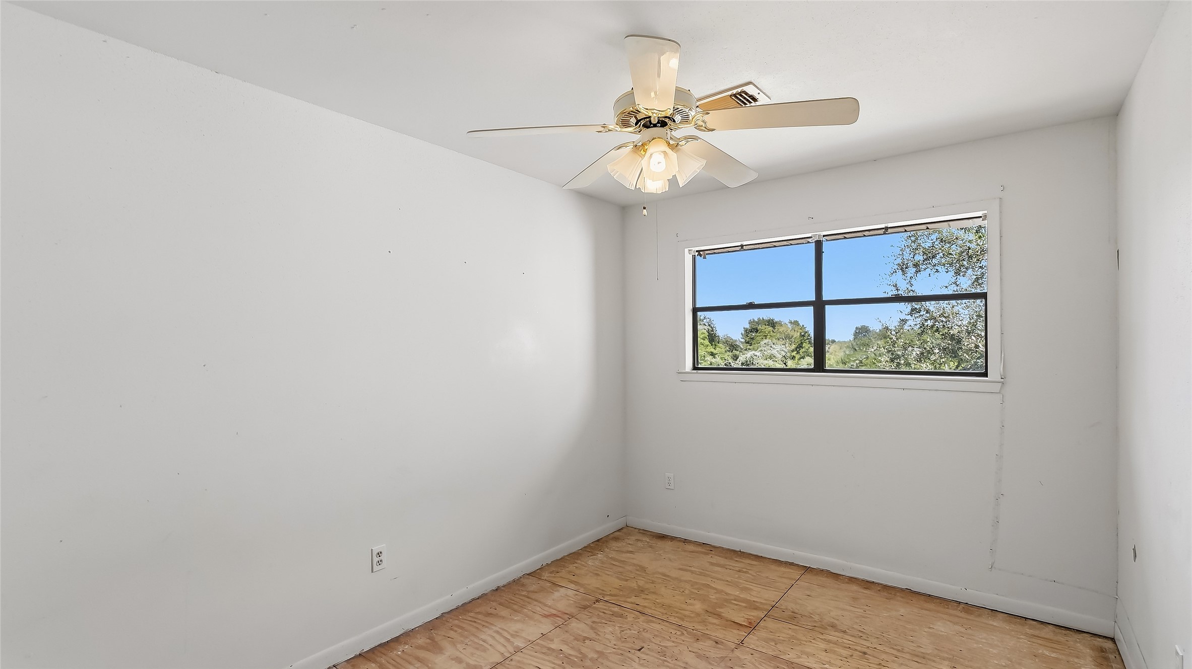 3447 Azalea Street Property Photo 19