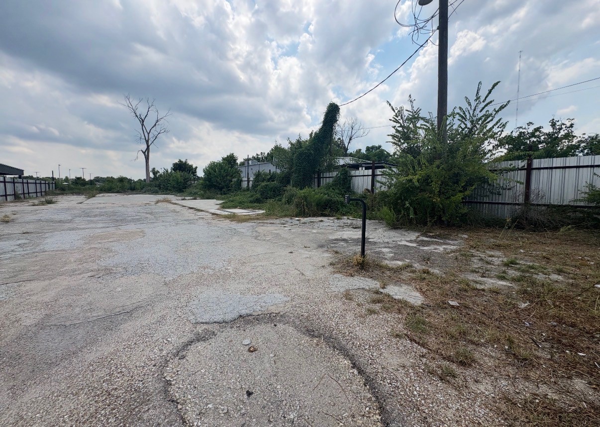 1904 Little York Road Property Photo 2