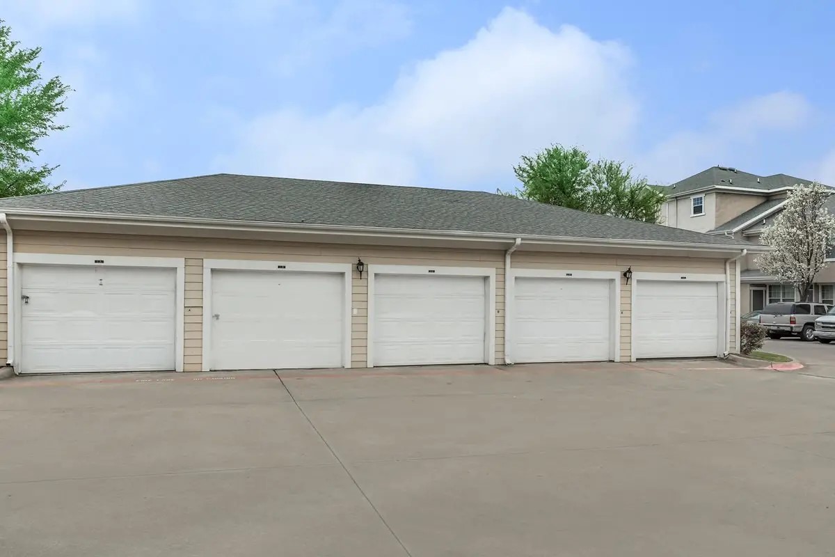 4101 Delafield Ln Property Photo 11